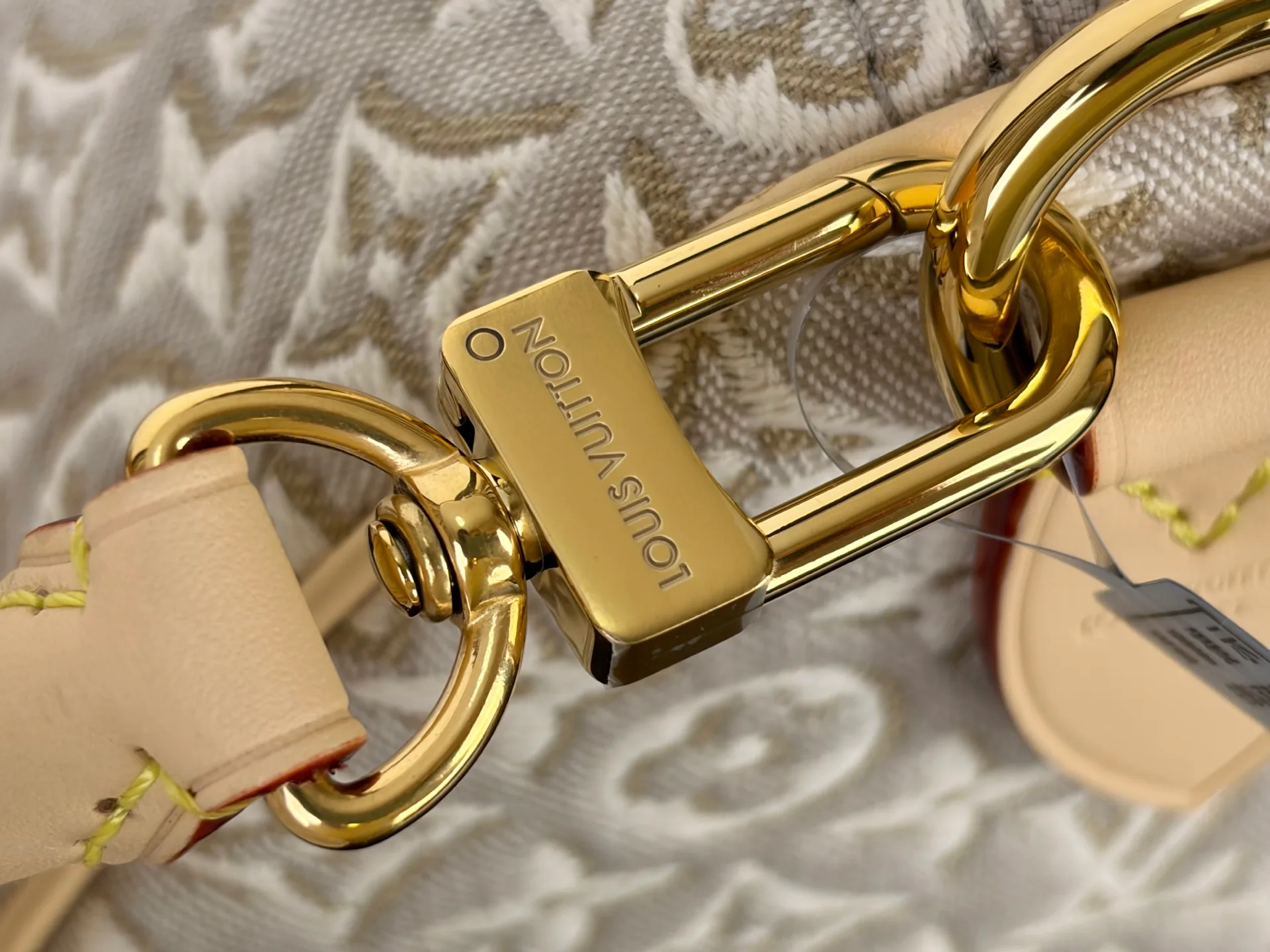 Women's Classic Handbags LOUIS VUITTON 17882521