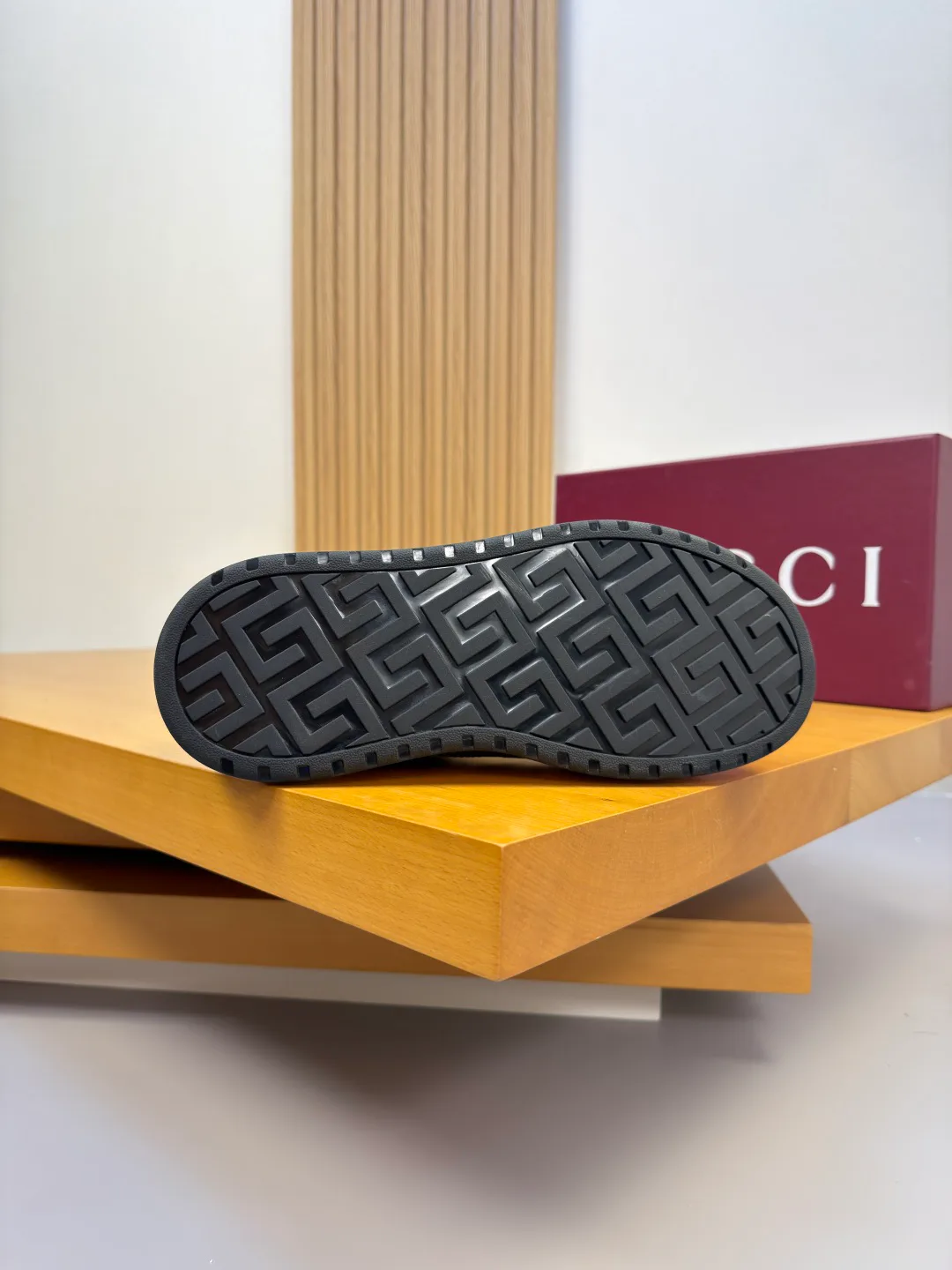 Men's Sneakers GUCCI 17368520