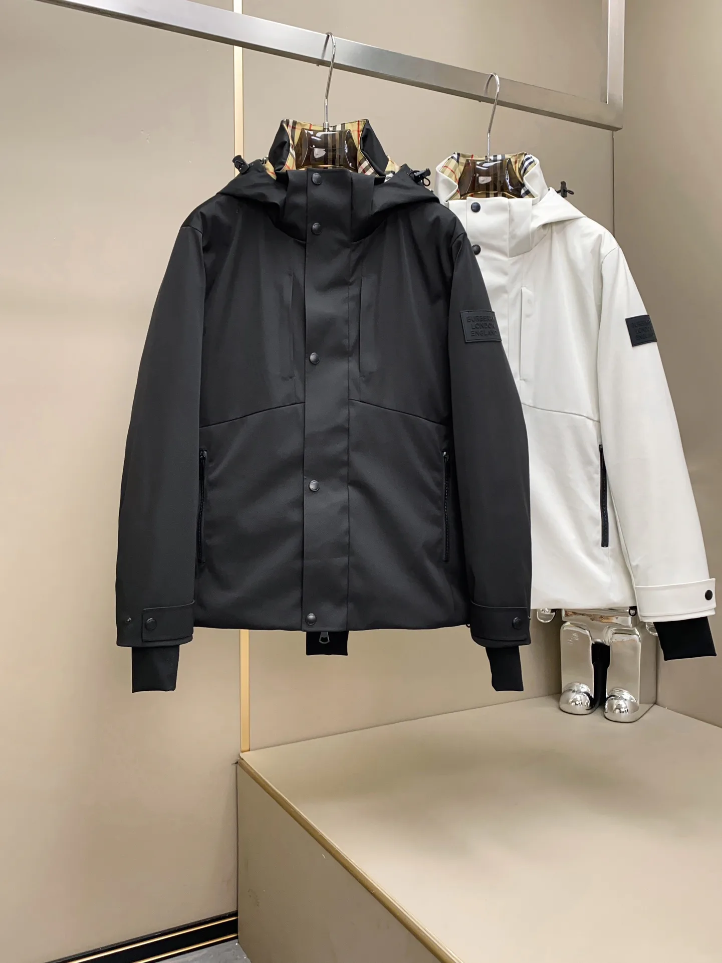 Men's Jackets And Down Jackets BURBERRY 18029269