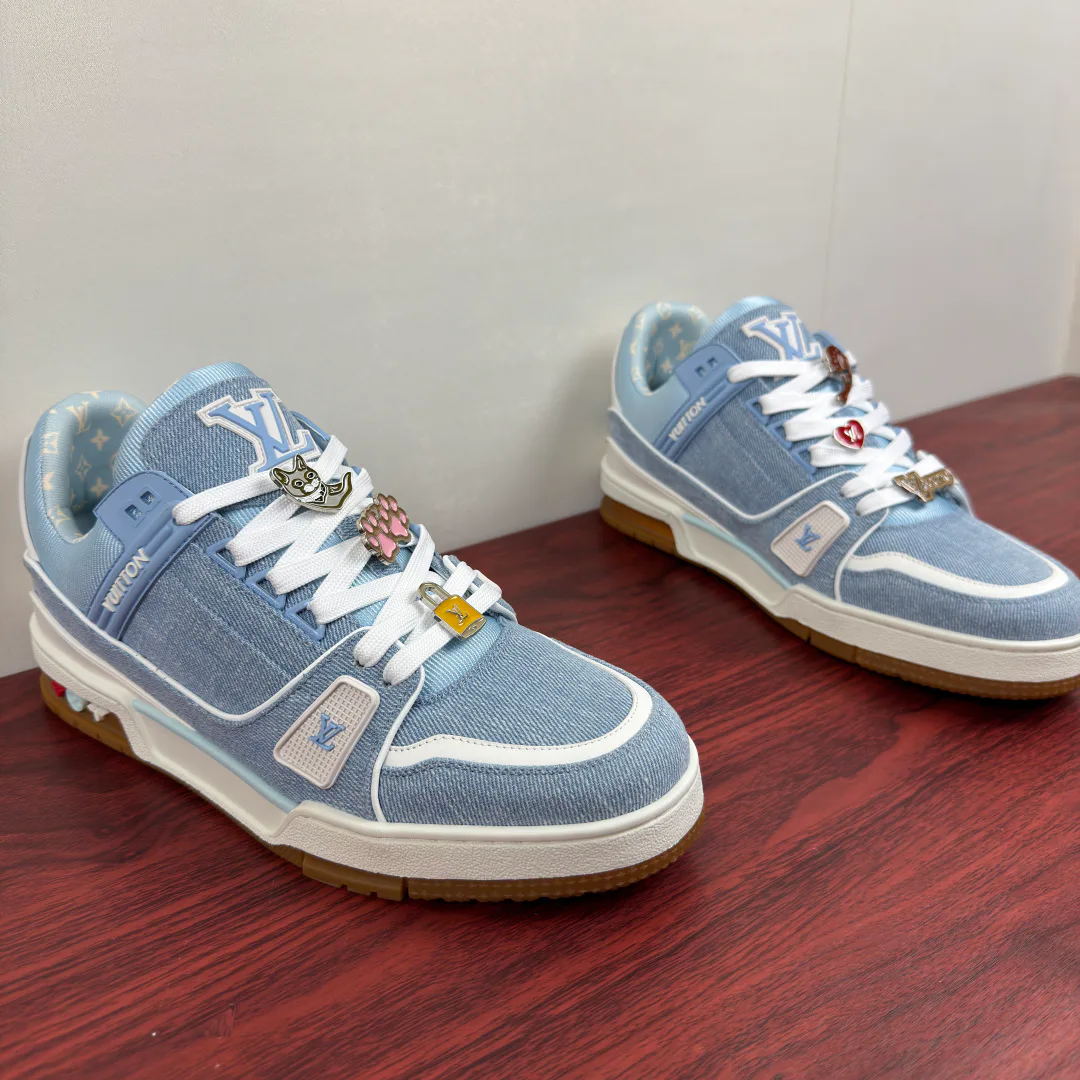 Кроссовки Женские Louis Vuitton 18580853