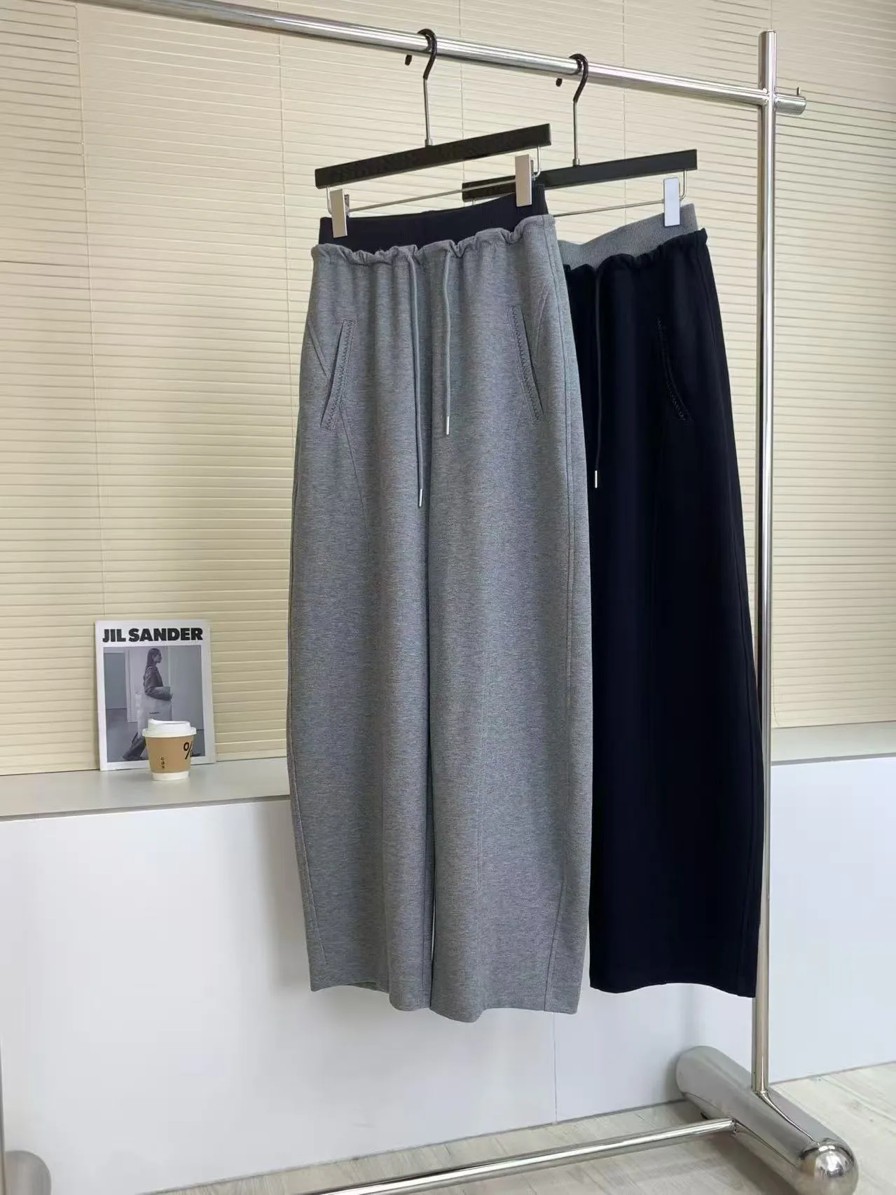Women's Trousers LOEWE 17854252