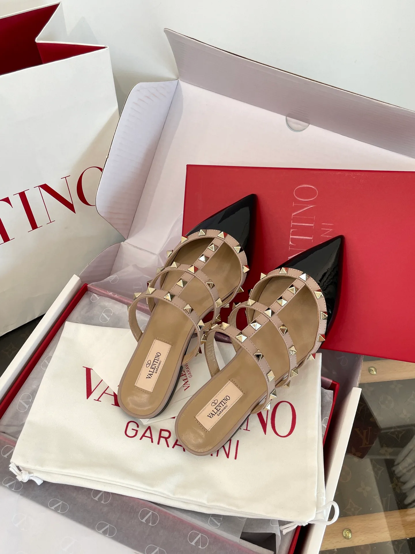 Women's Mules And Clogs VALENTINO 18133373