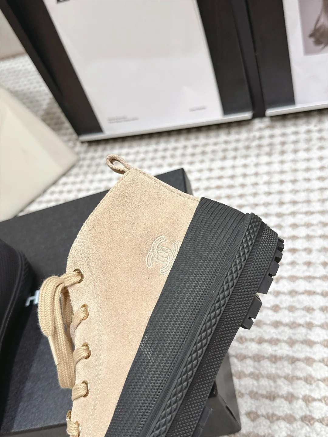Women's Sneakers CHANEL 18497858