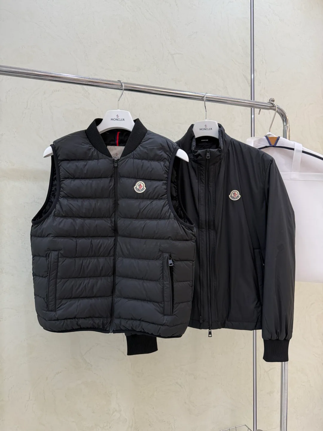 Men's Jackets And Down Jackets MONCLER 18507135