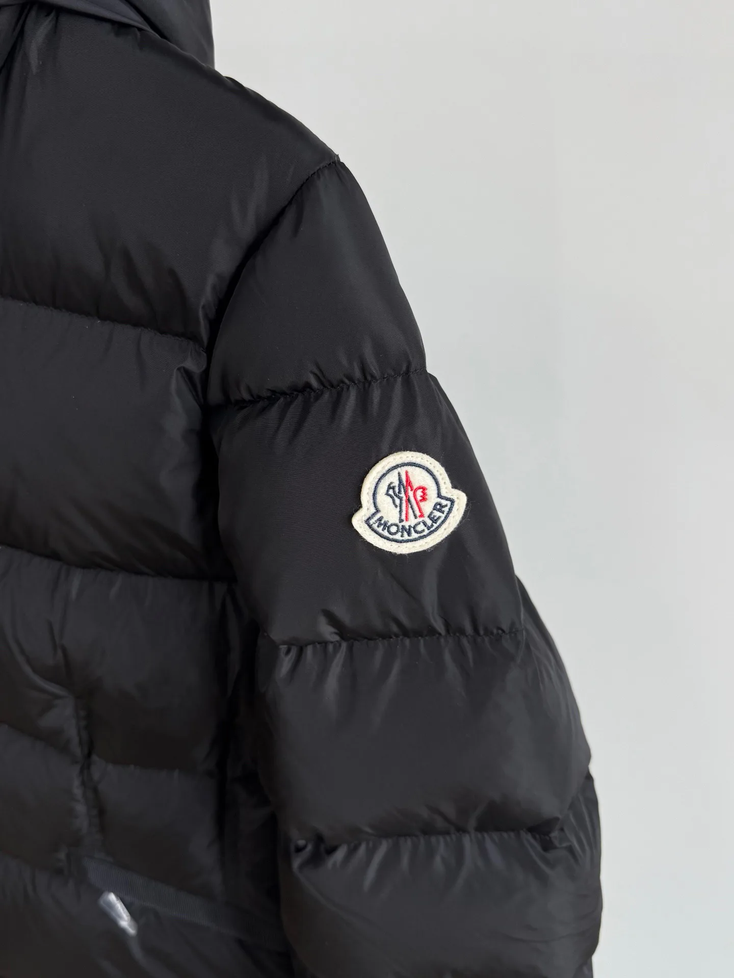 Women's Jackets And Down Jackets MONCLER 17328482