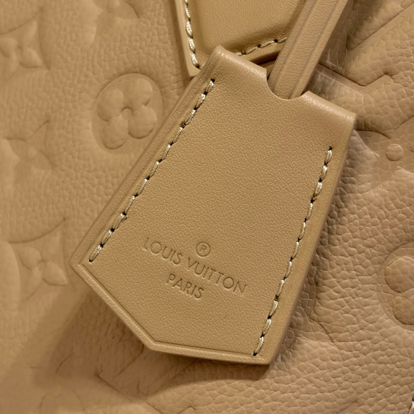 Women's Classic Handbags LOUIS VUITTON 18240306