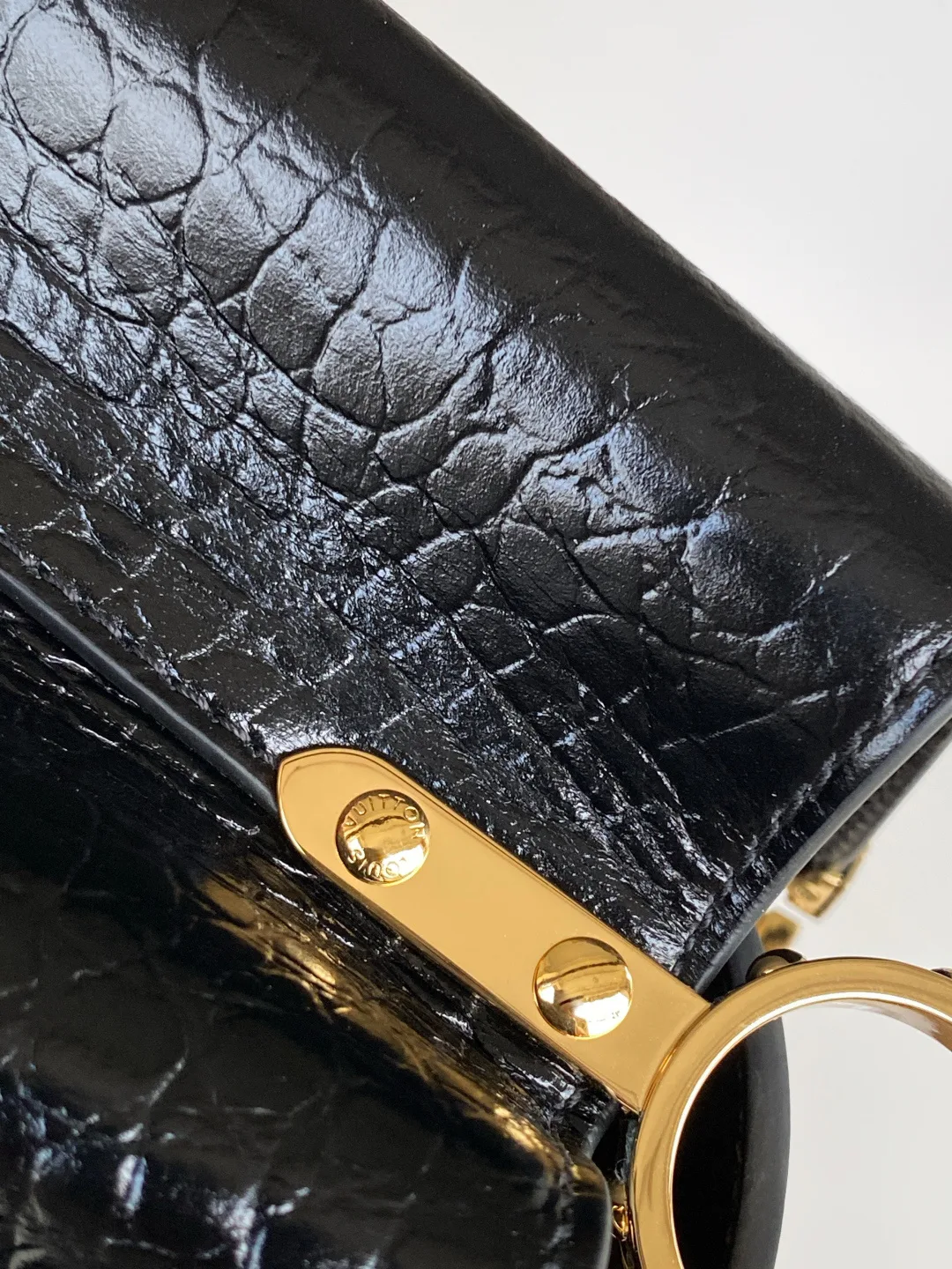 Women's Classic Handbags LOUIS VUITTON 18019351