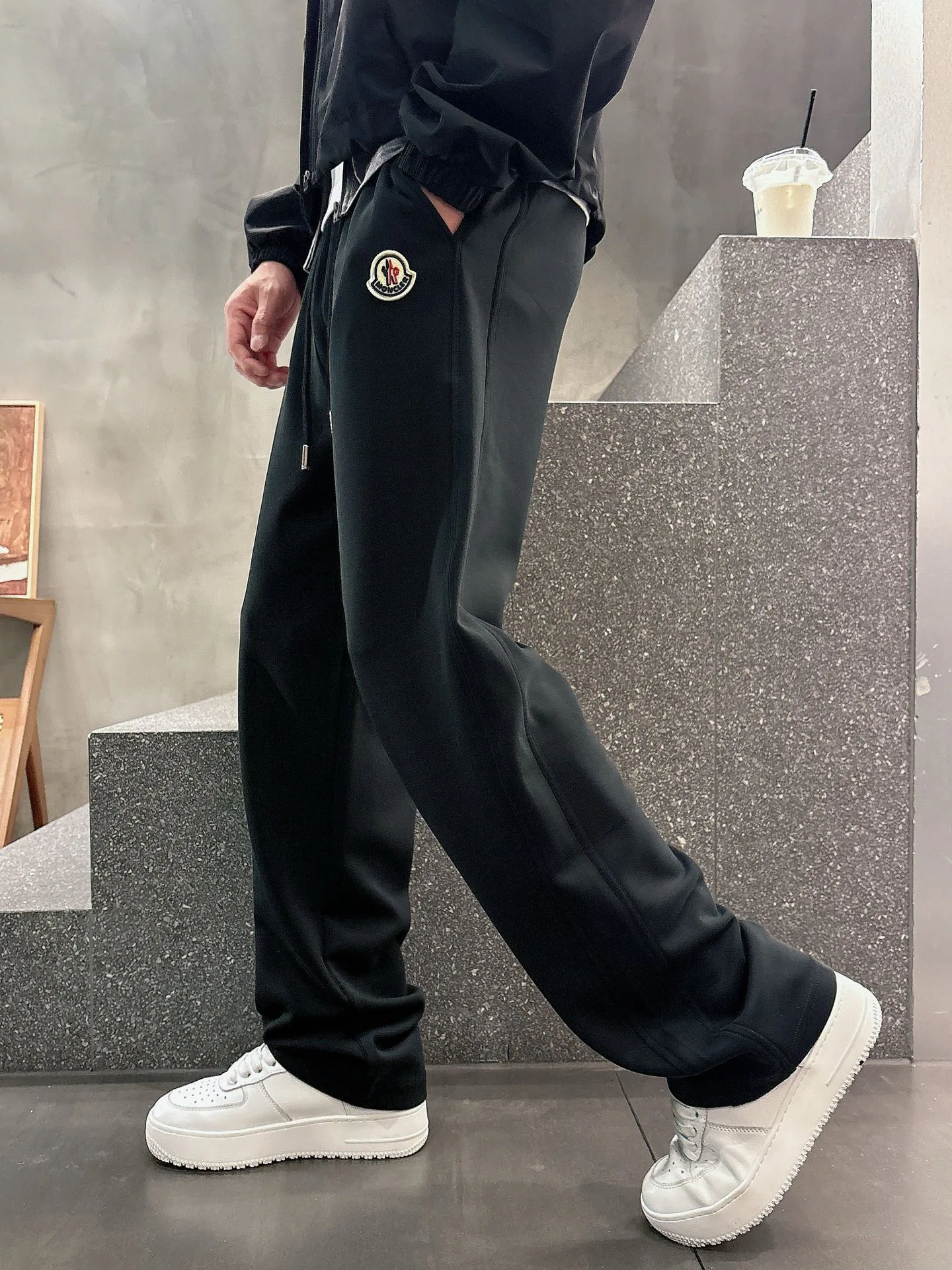 Брюки Мужские Moncler 18596868