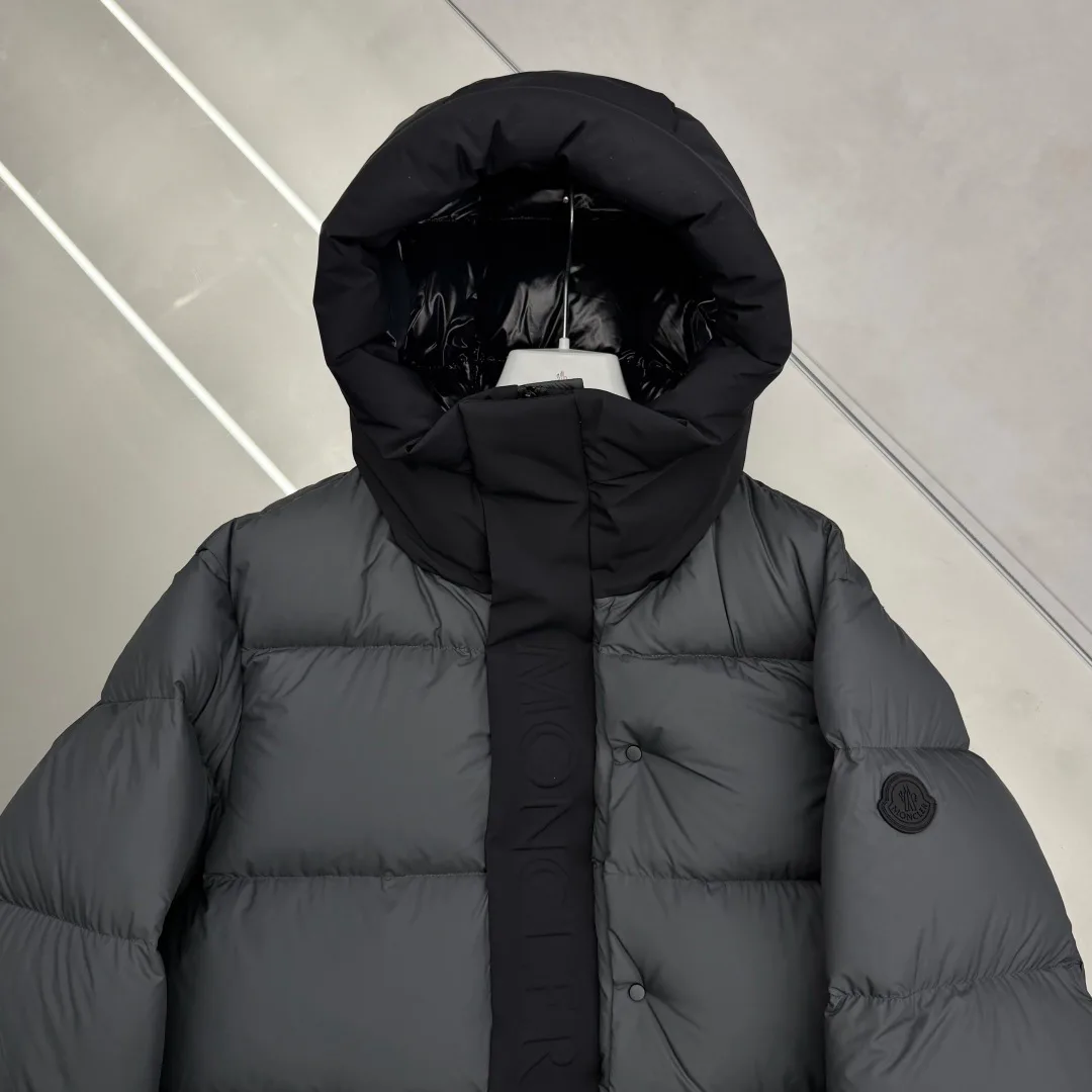 Men's Jackets And Down Jackets MONCLER 17391891