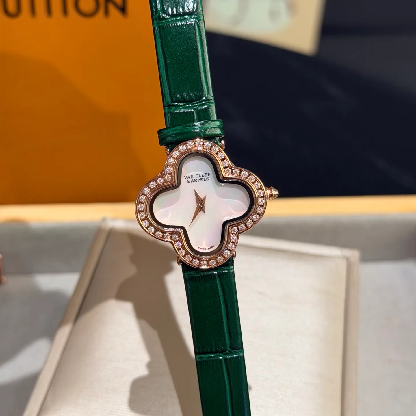 Women's Watches VAN CLEEF & ARPELS 18362058