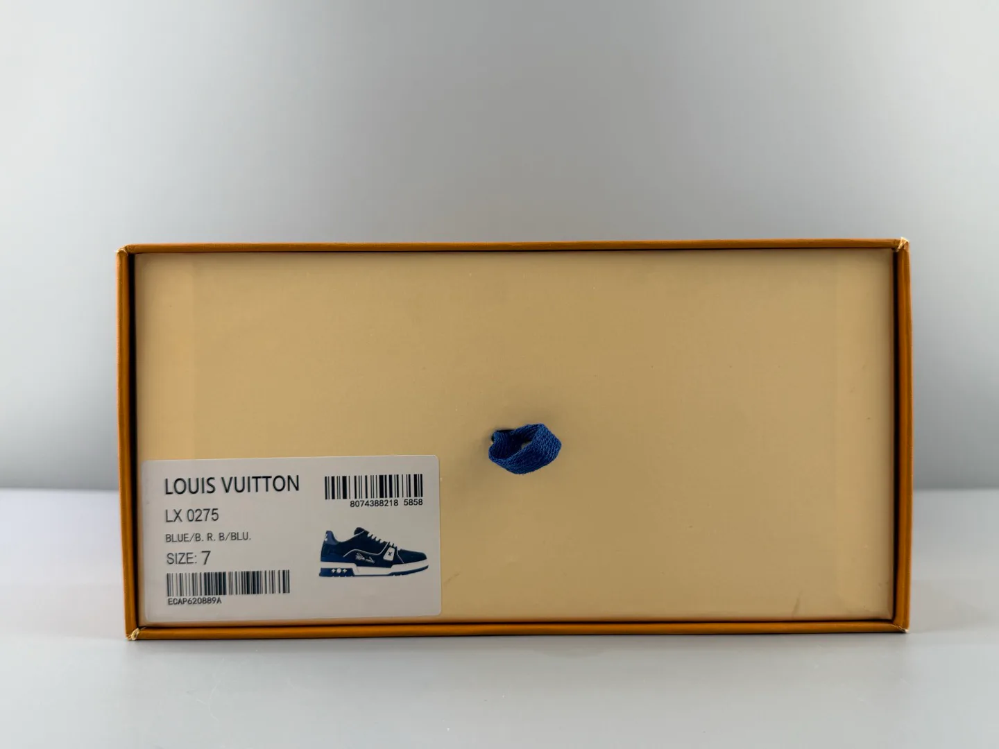 Women's Sneakers LOUIS VUITTON 18552374