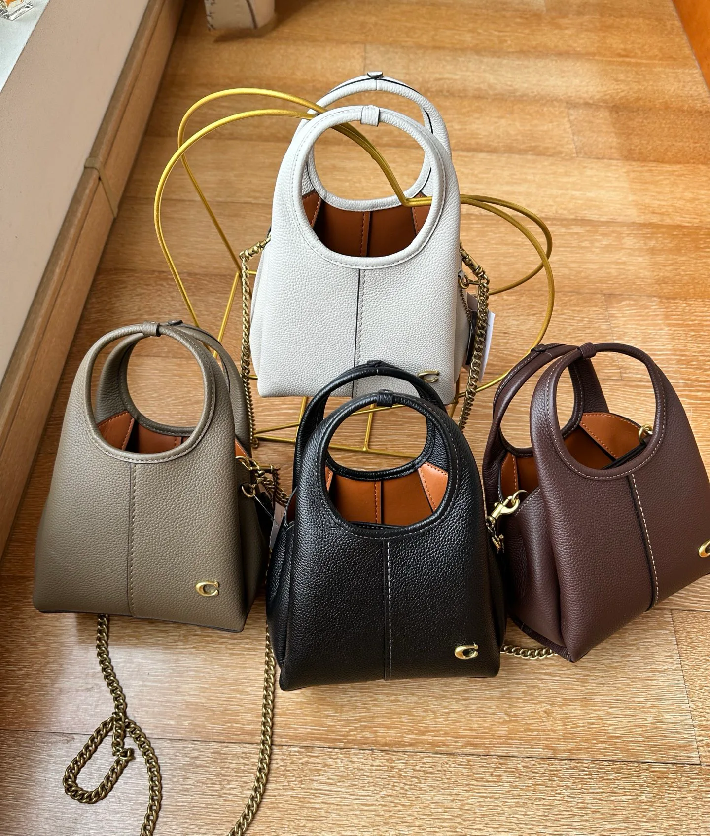 Women's Classic Handbags COACH 17960996