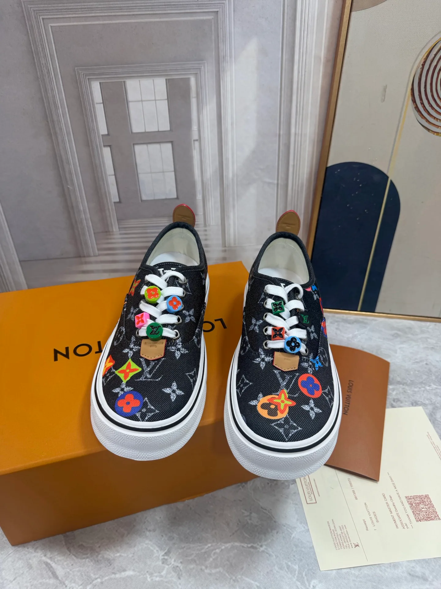 Men's Sneakers LOUIS VUITTON 18190068