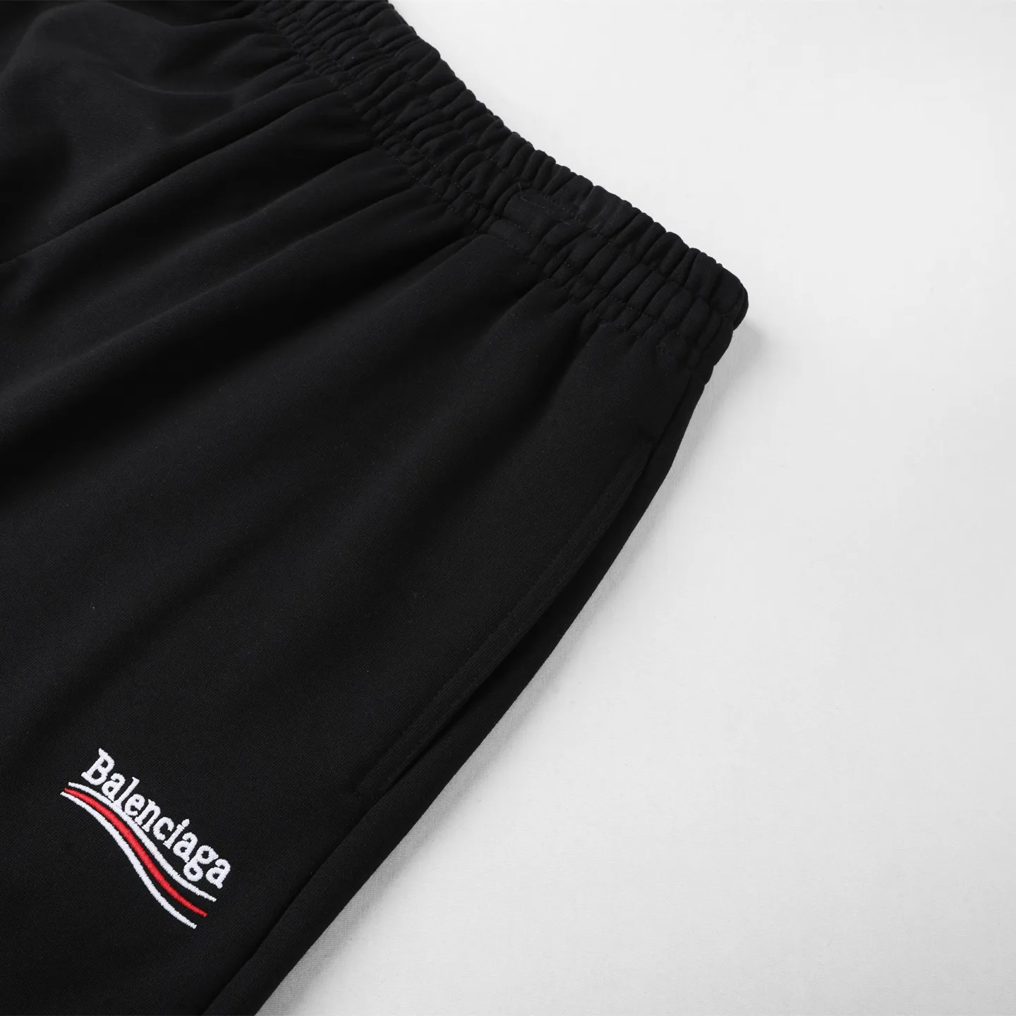 Women's Shorts BALENCIAGA 18190687