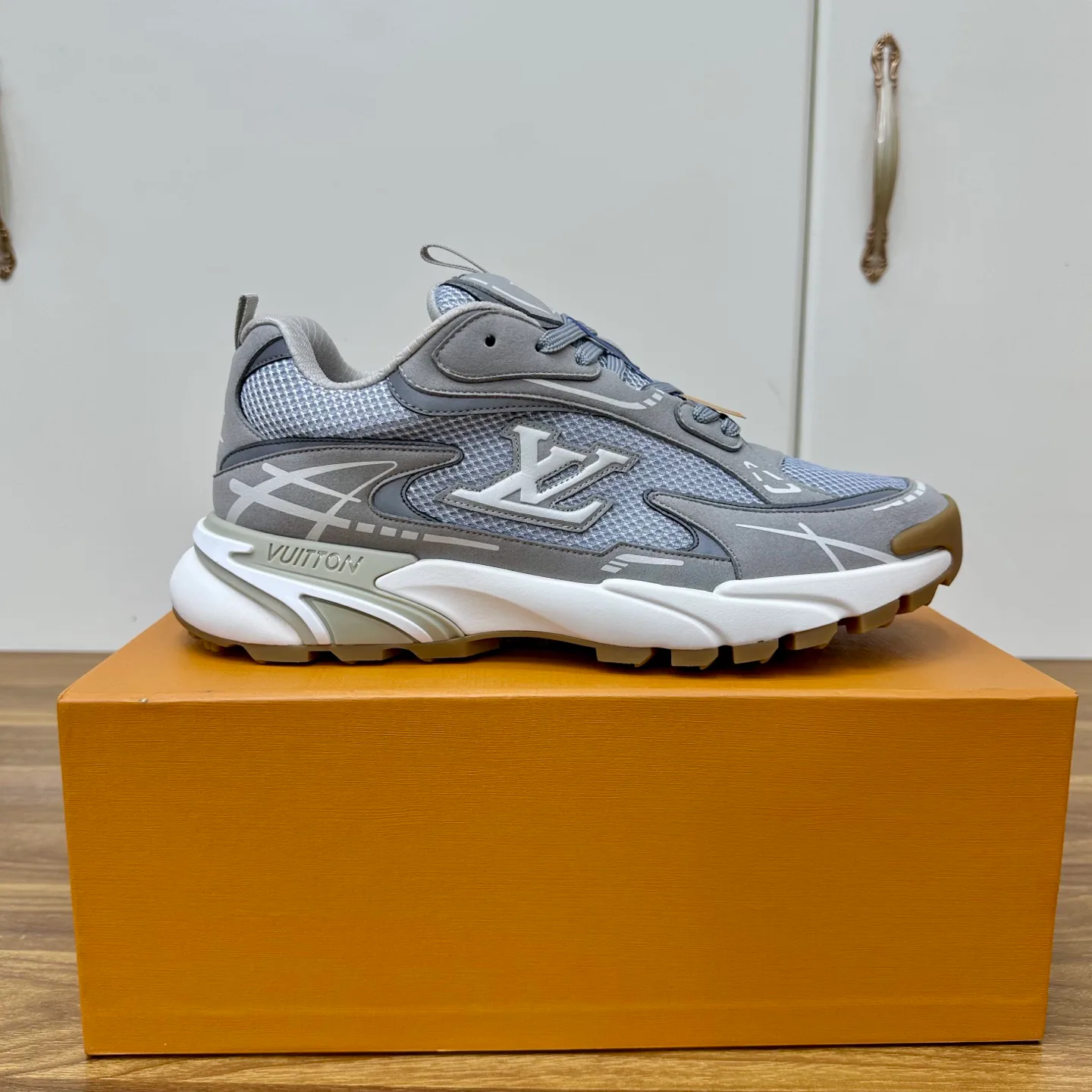 Men's Sneakers LOUIS VUITTON 17477026