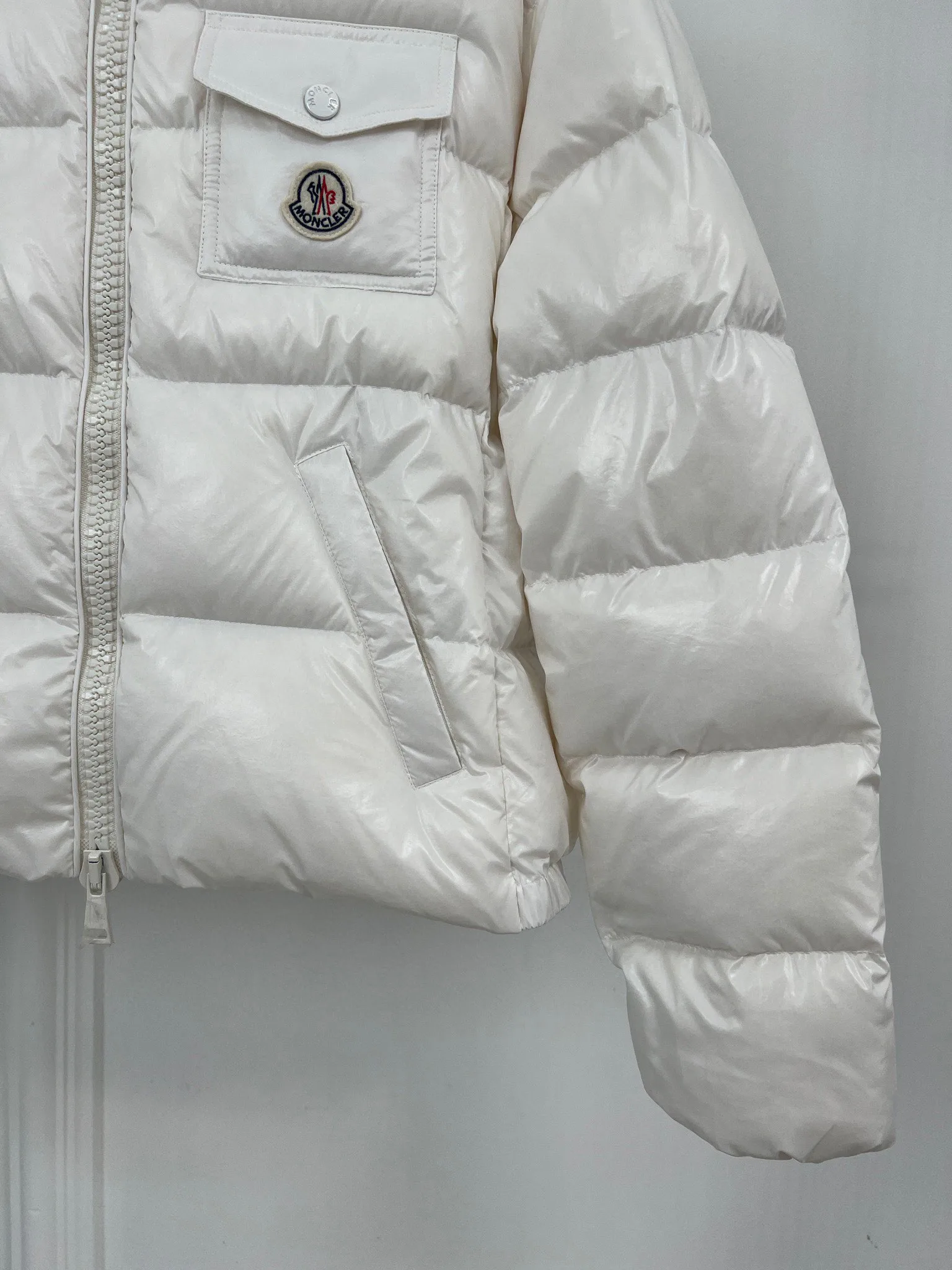Women's Jackets And Down Jackets MONCLER 18416215