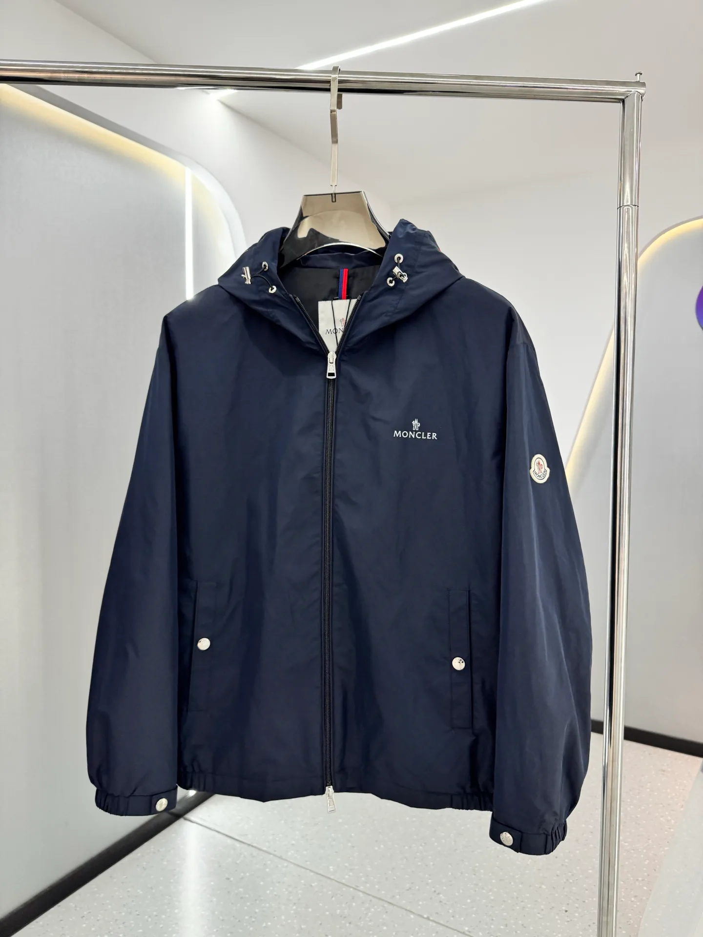 Men's Jackets And Down Jackets MONCLER 18510179