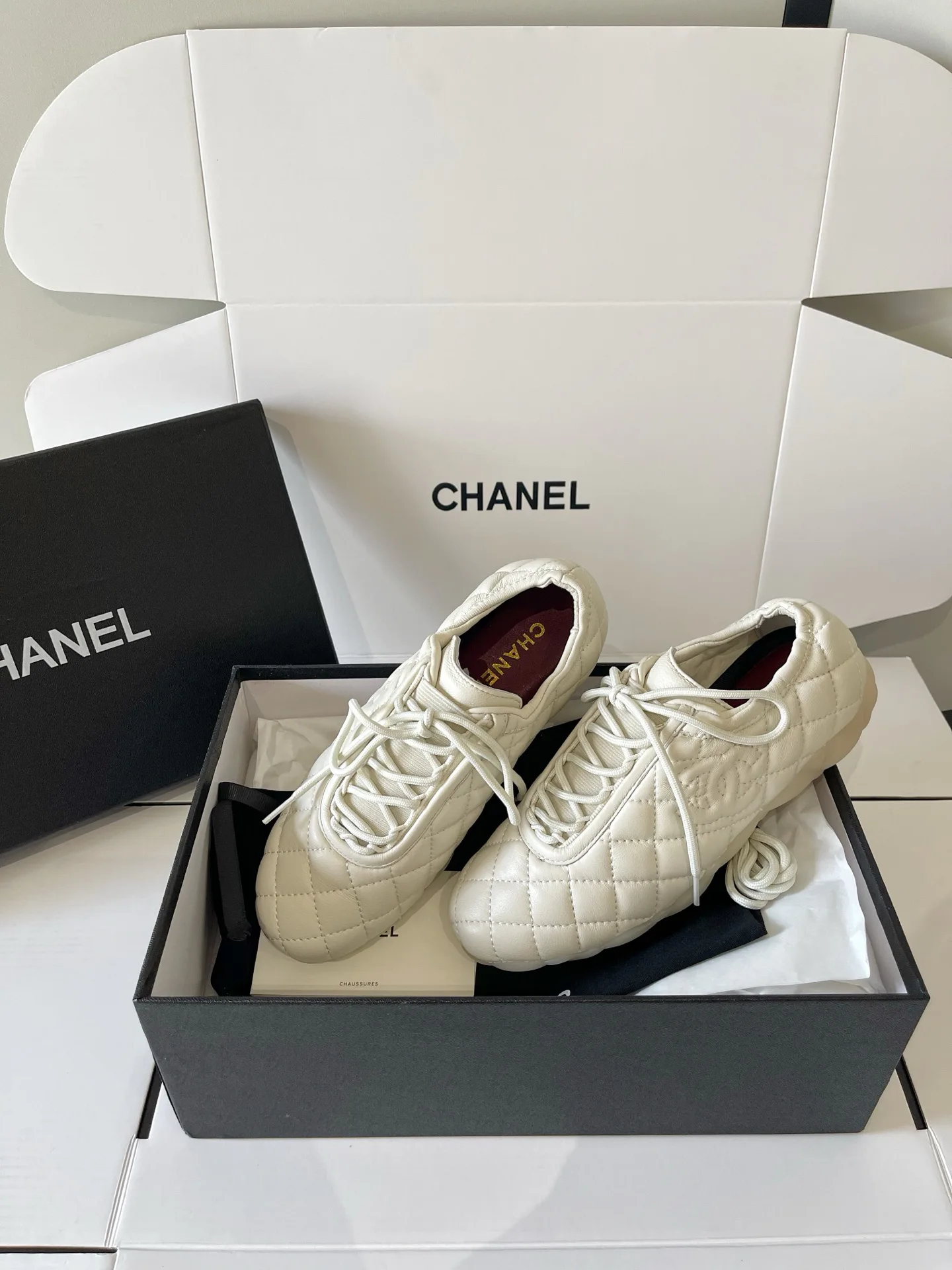 Women's Sneakers CHANEL 18437955