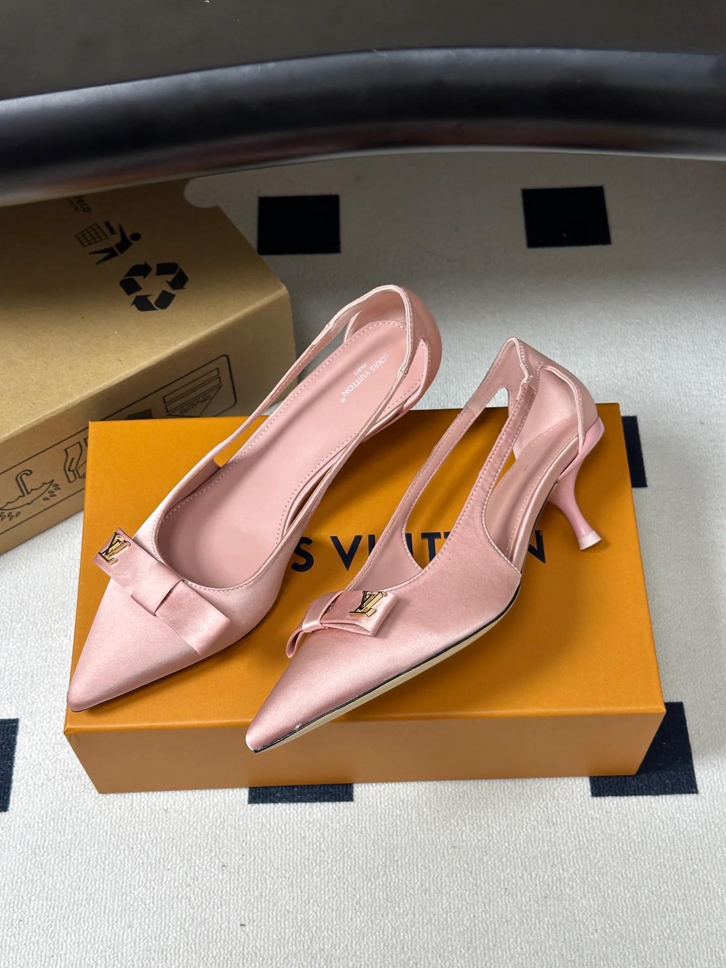 Women's Heels LOUIS VUITTON 17768185