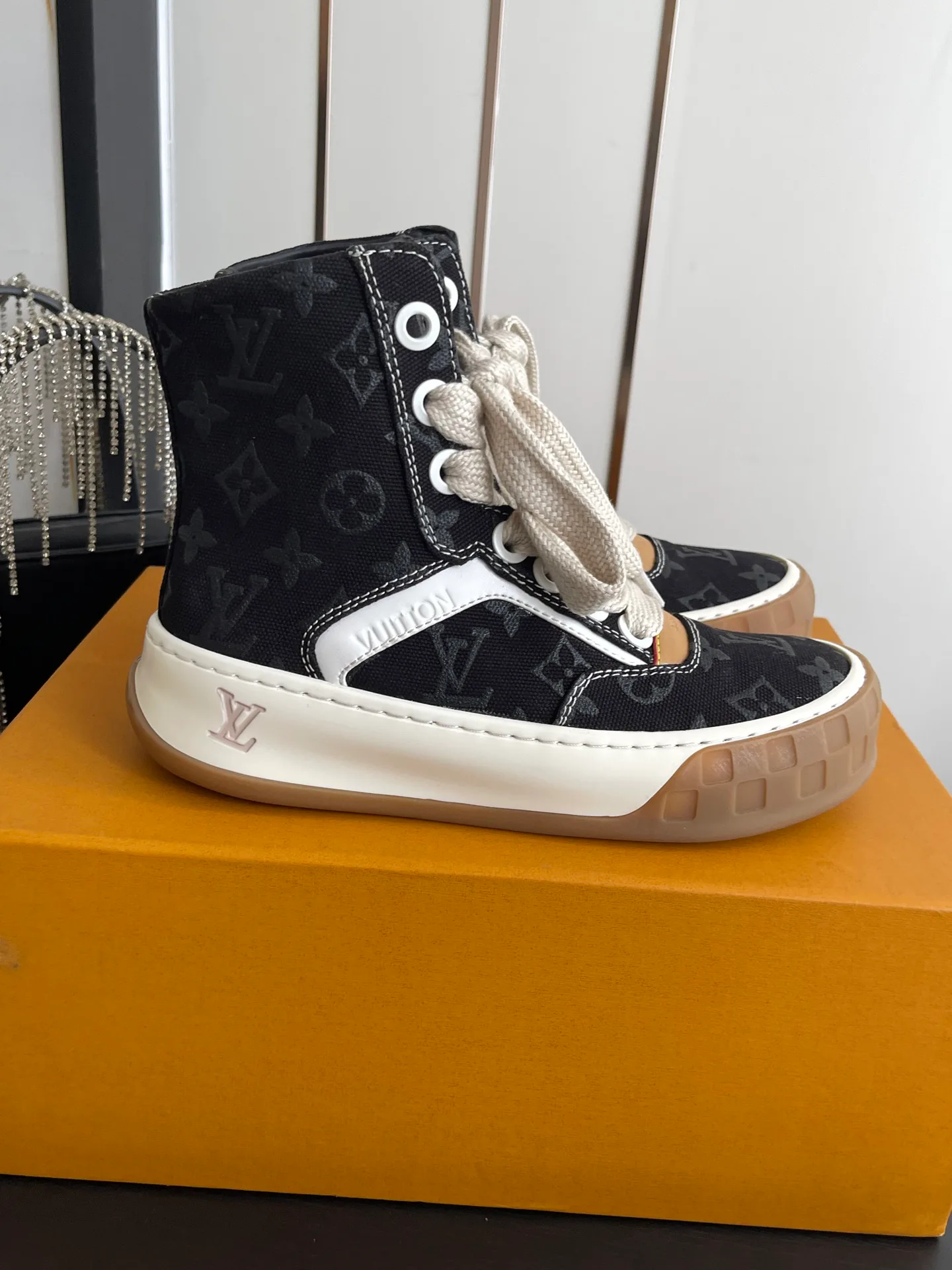 Women's Sneakers LOUIS VUITTON 17673245