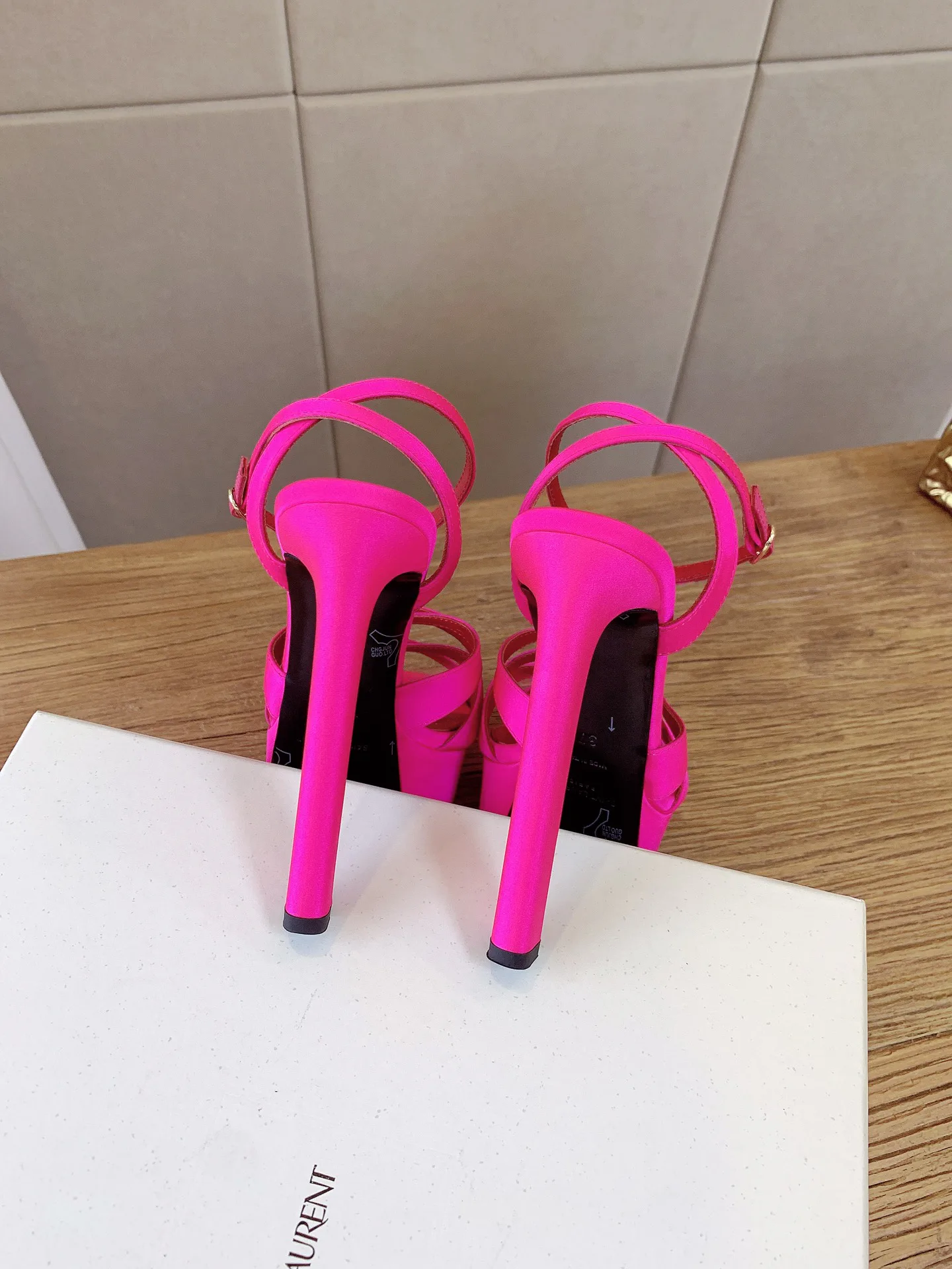 Women's Open-Toe Sandals SAINT LAURENT 17815062