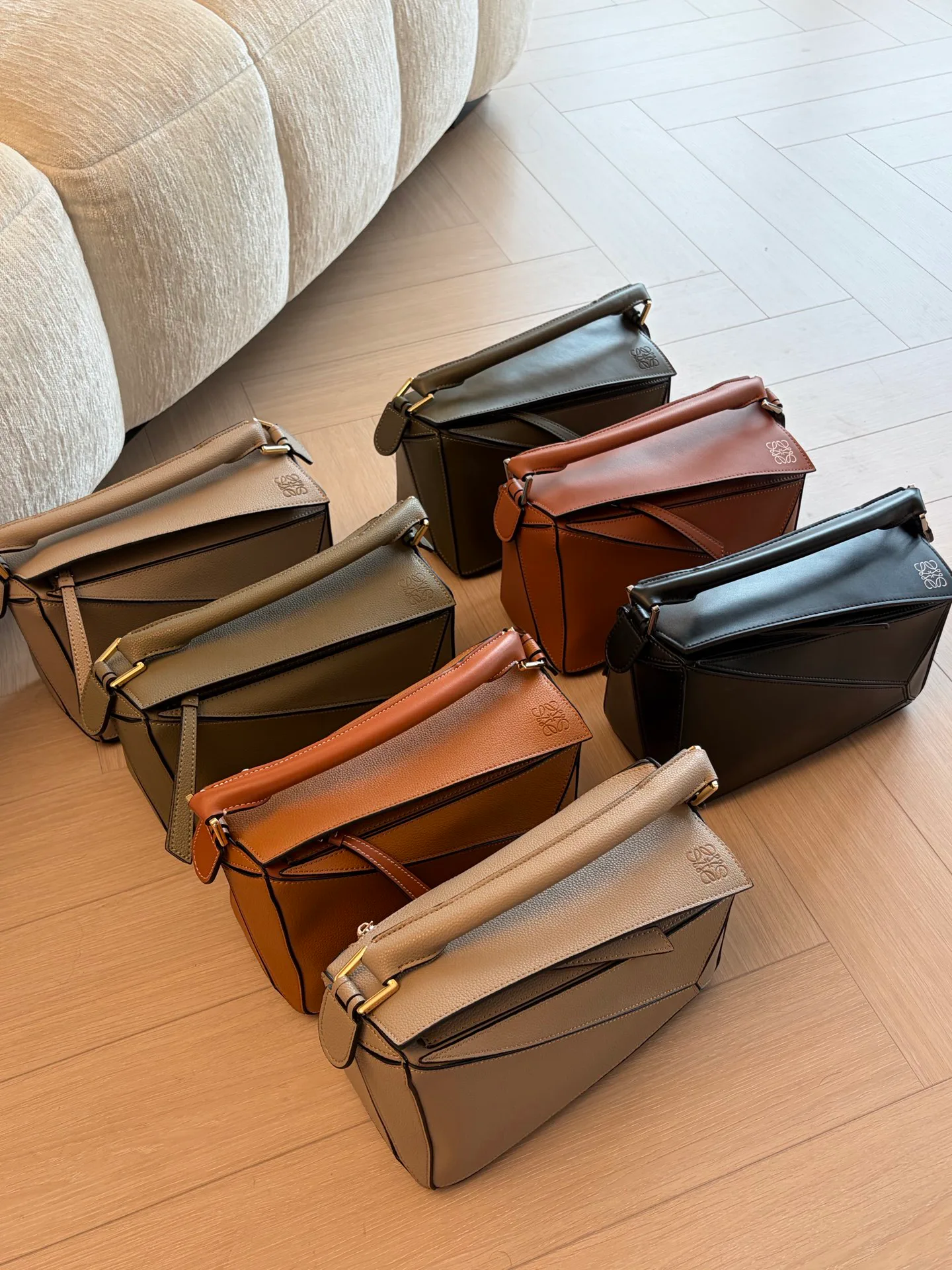 Women's Classic Handbags LOEWE 18064099