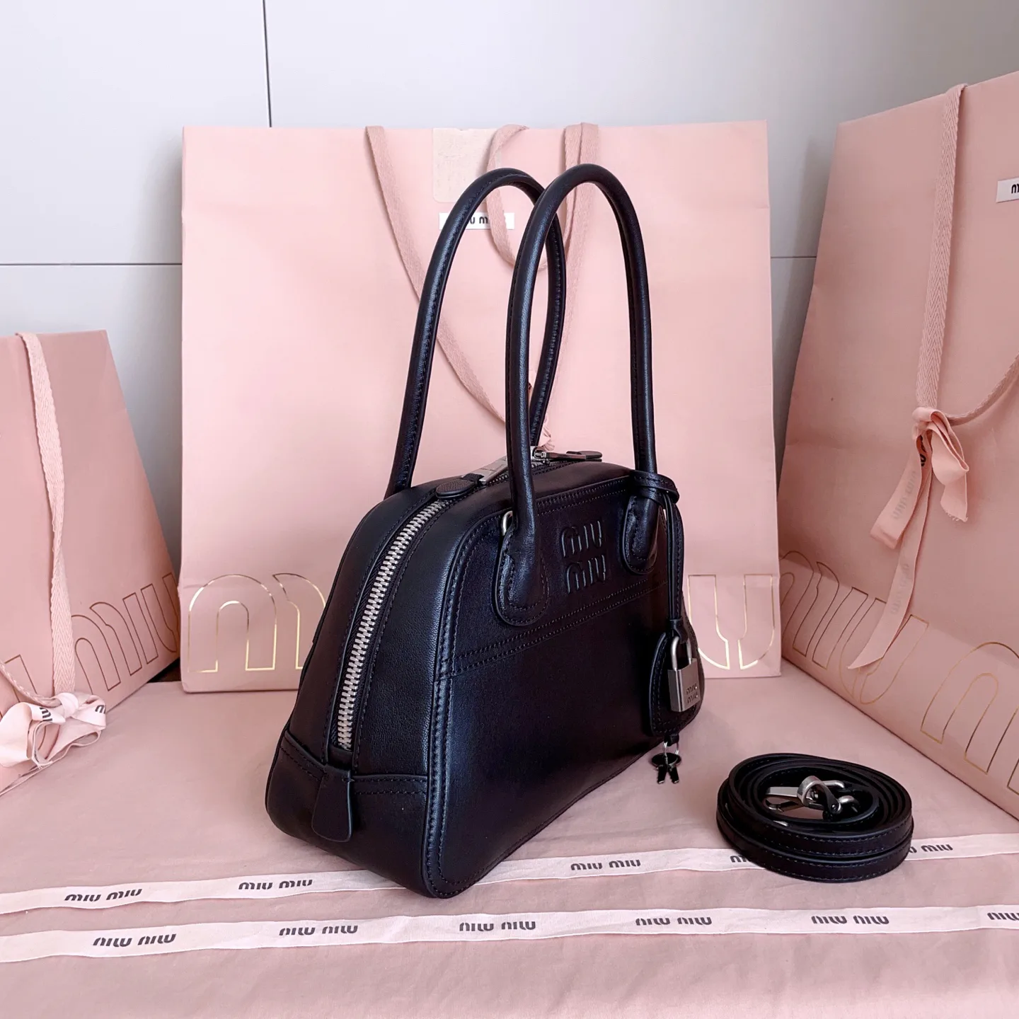 Классические Сумки Женские Miu Miu 18602459