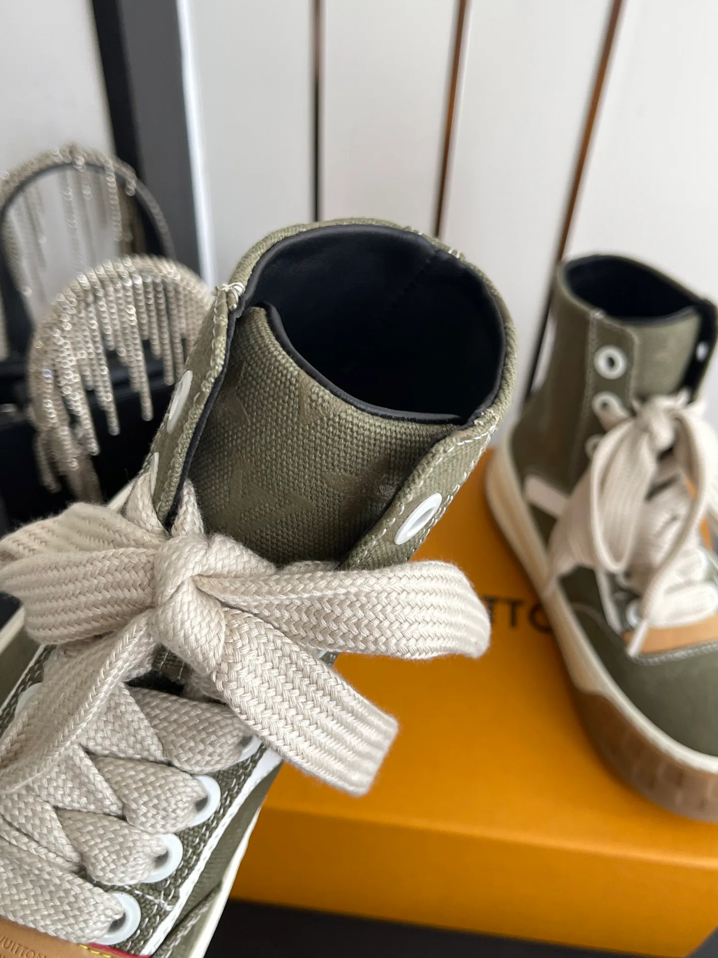 Women's Sneakers LOUIS VUITTON 17673243