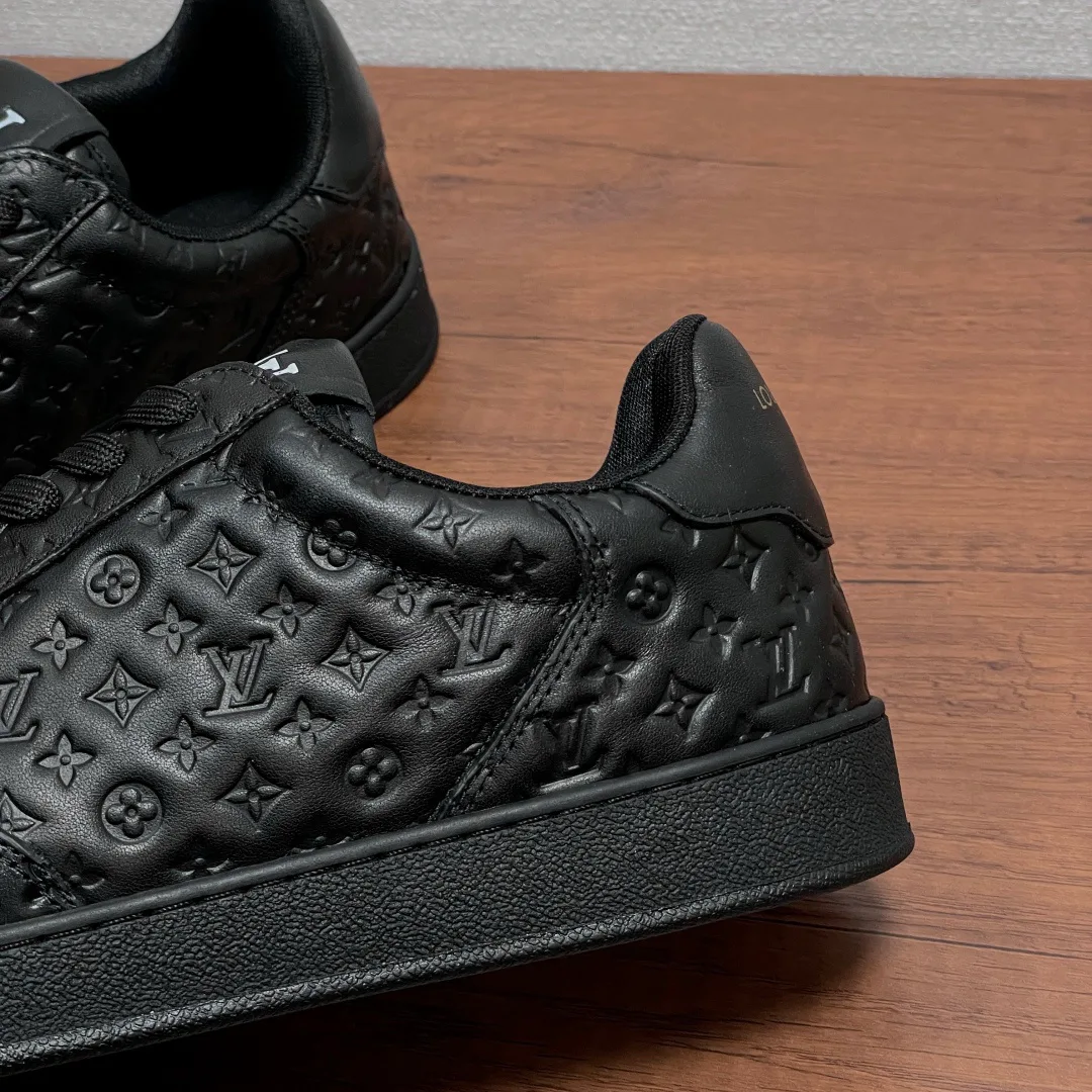 Men's Sneakers LOUIS VUITTON 18100784