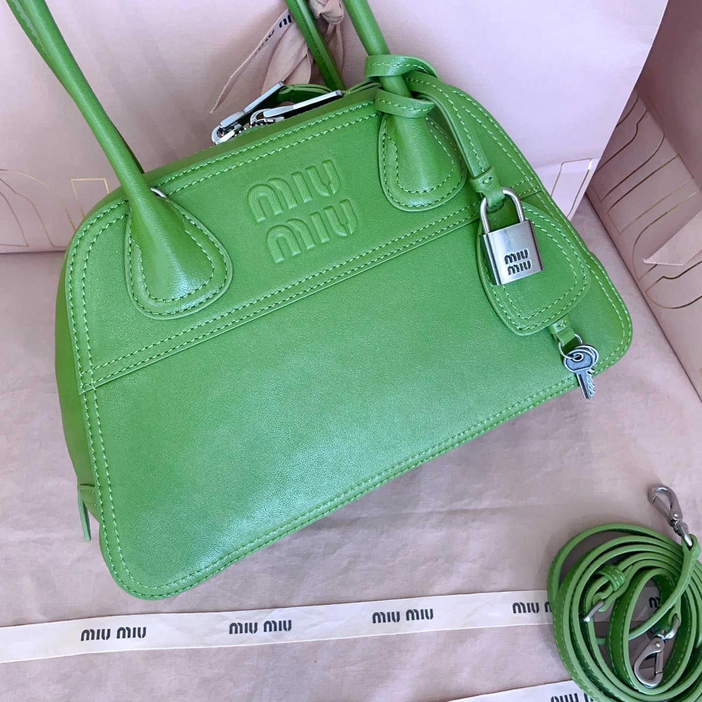 Классические Сумки Женские Miu Miu 18602453