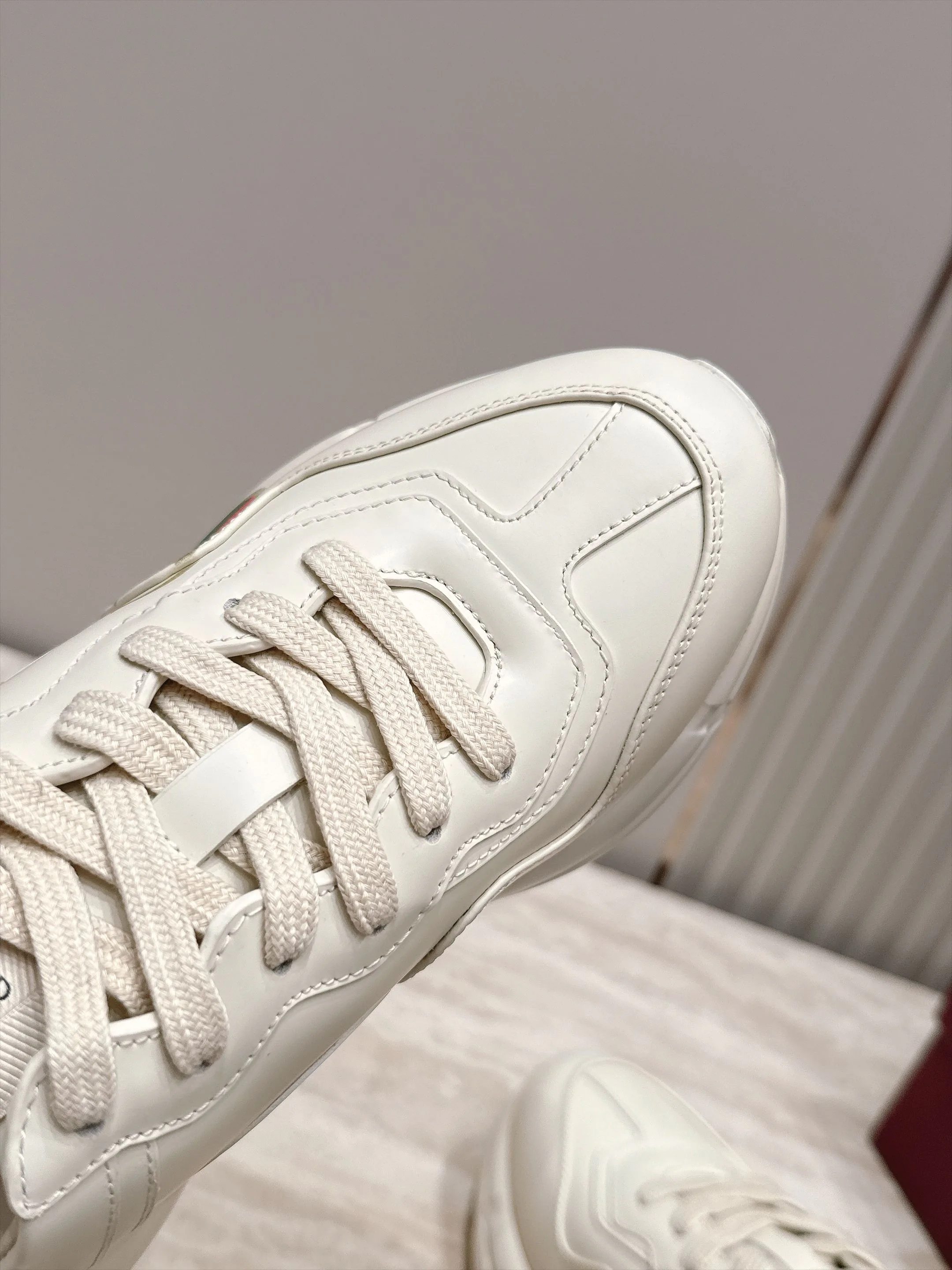 Women's Sneakers GUCCI 18025258