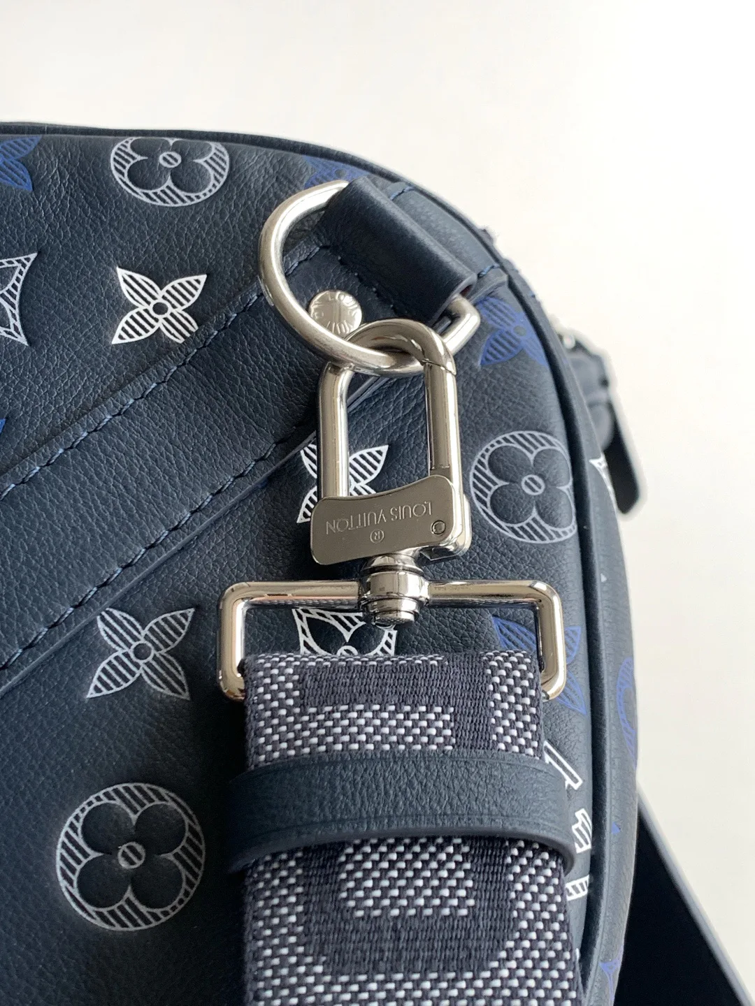 Women's Travel Bags LOUIS VUITTON 18521038