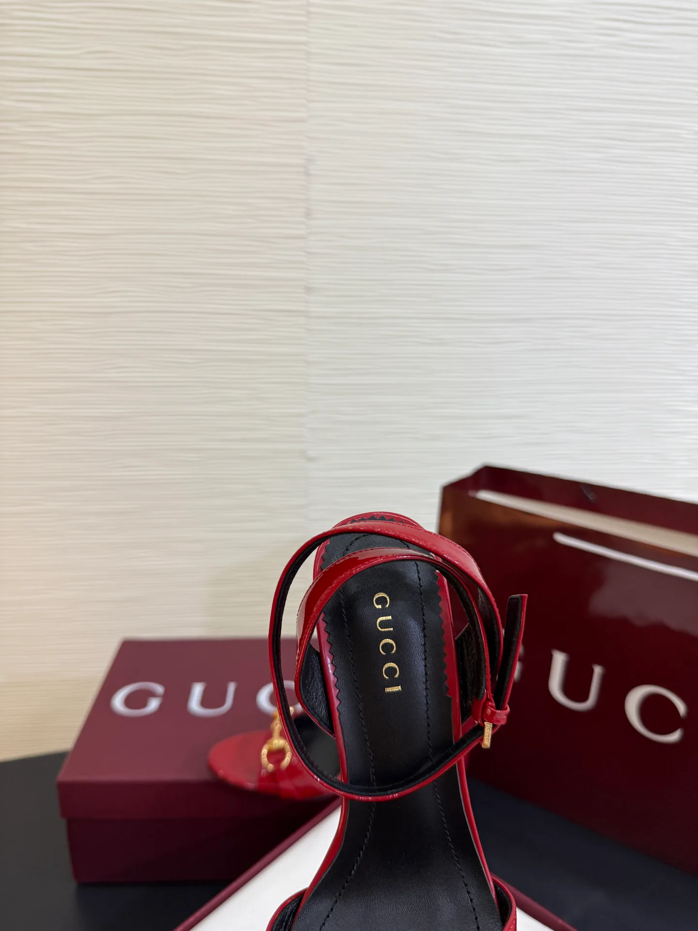 Women's Open-Toe Sandals GUCCI 18071143