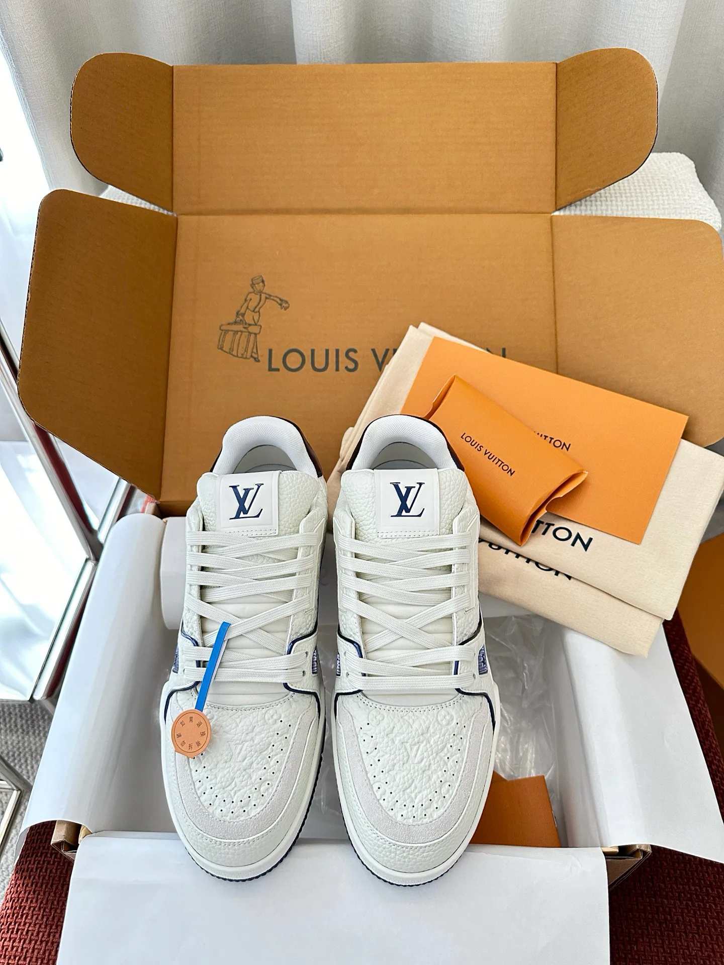 Men's Sneakers LOUIS VUITTON 17449370