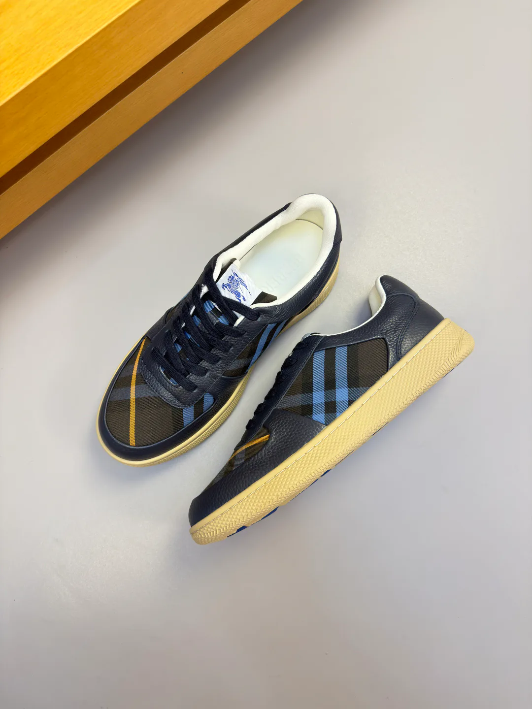 Men's Sneakers BURBERRY 17955073
