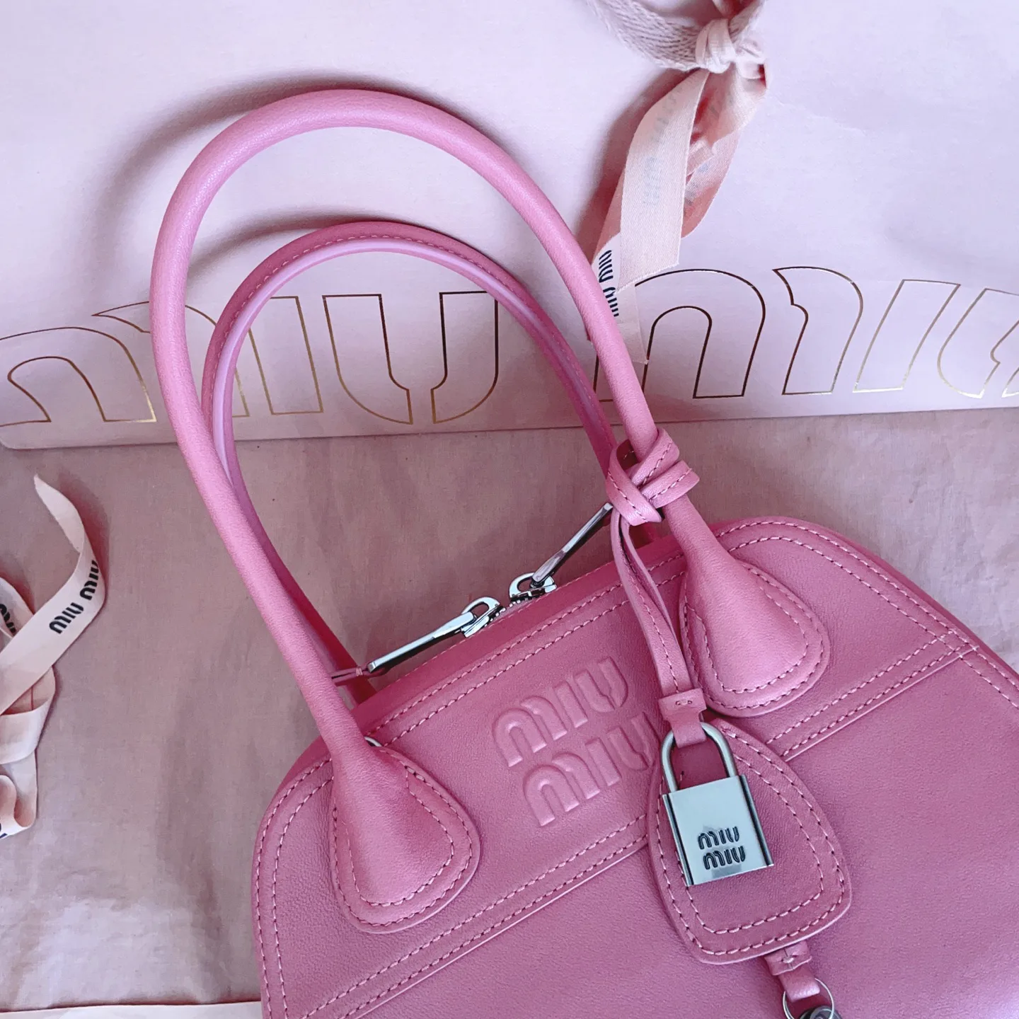 Классические Сумки Женские Miu Miu 18602447