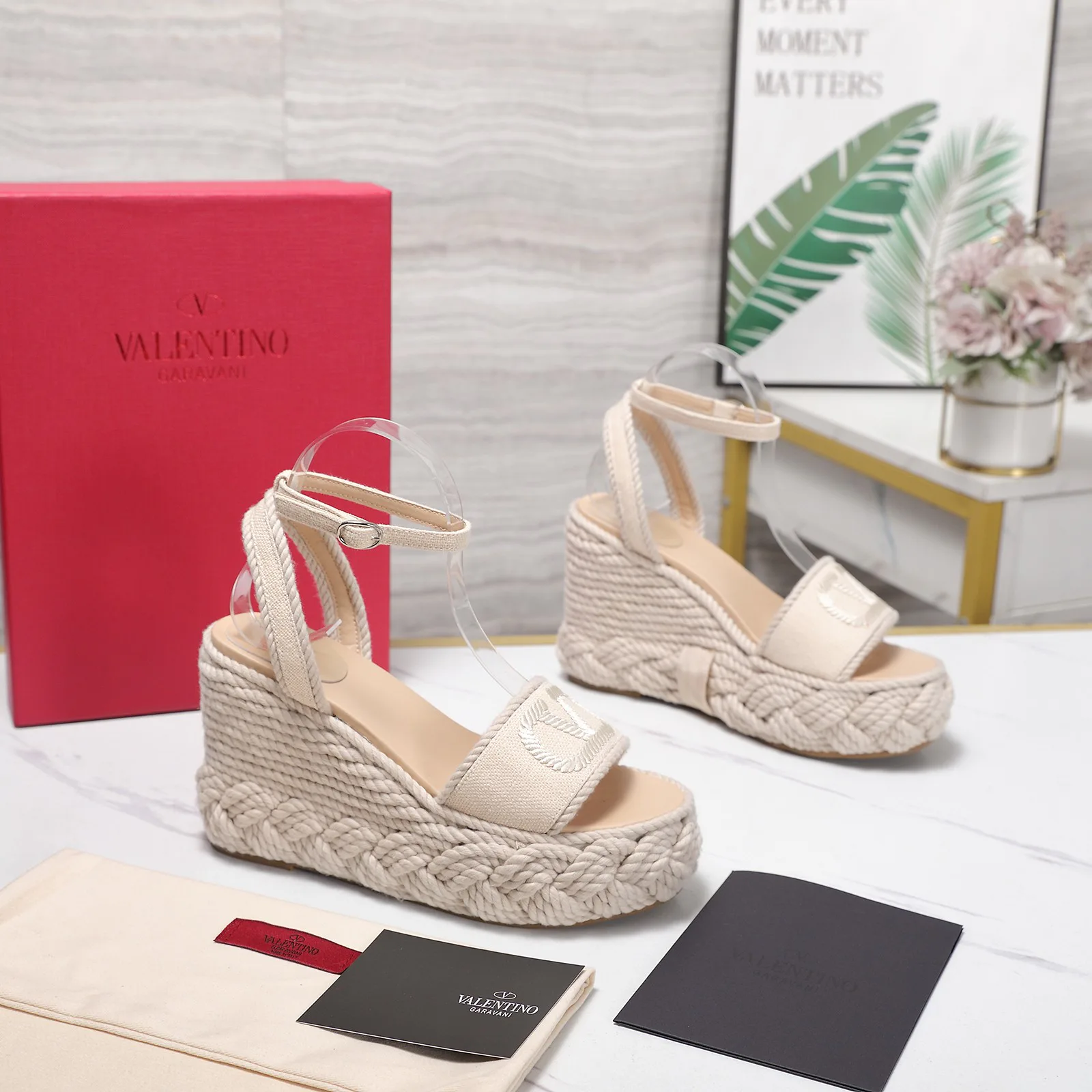 Women's Open-Toe Sandals VALENTINO 17371720