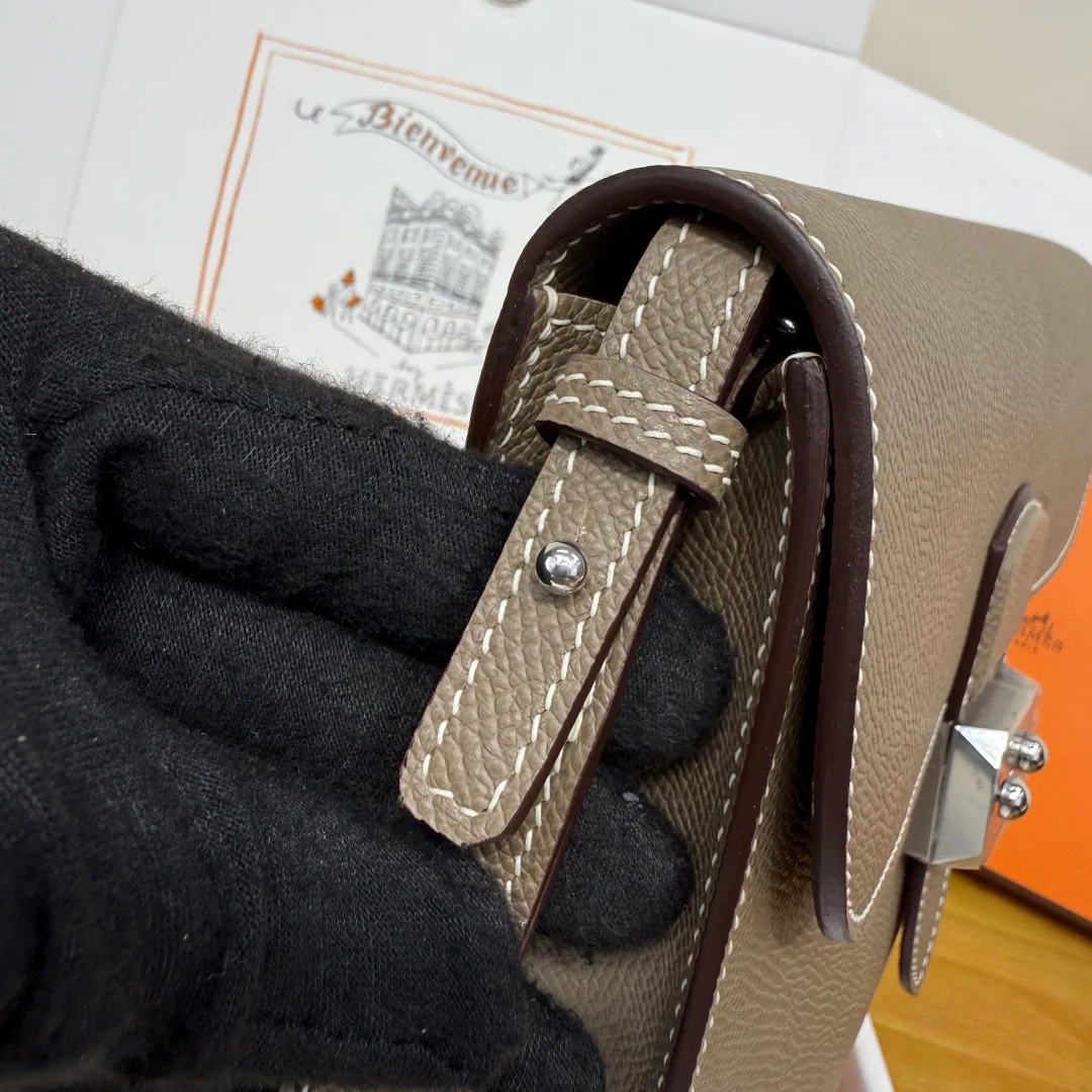 Women's Clutches HERMES 18077348