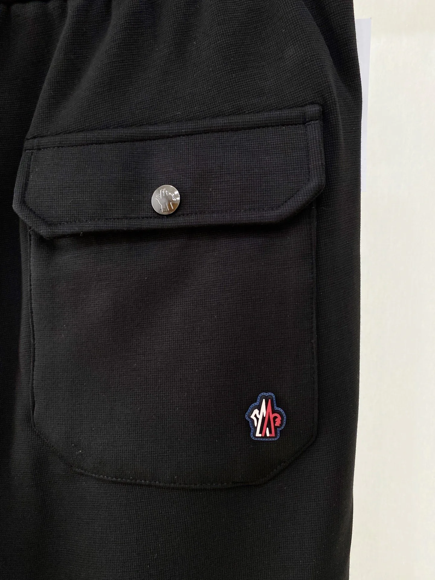 Men's Trousers MONCLER 17992944