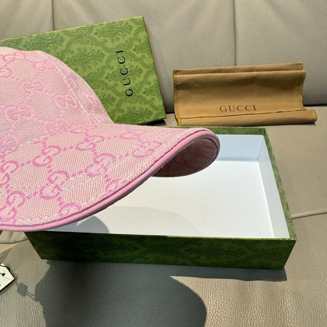 Hats GUCCI 18105291
