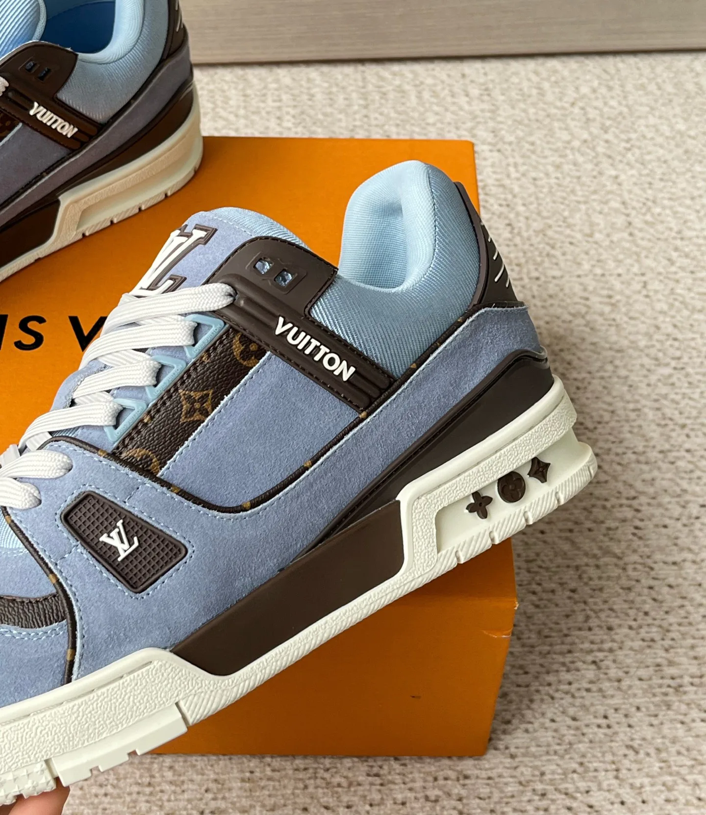 Men's Sneakers LOUIS VUITTON 17972115