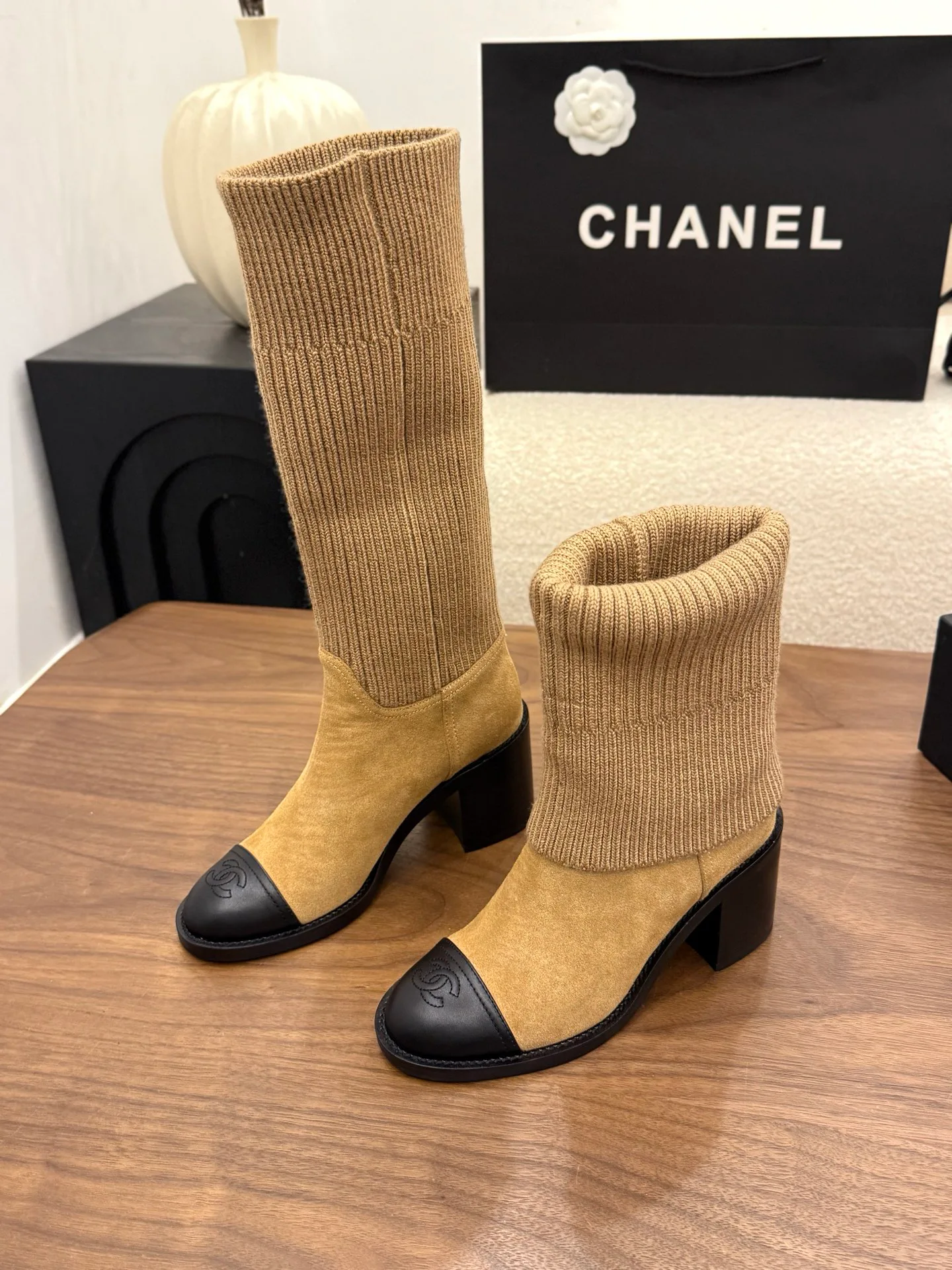 Women's Boots CHANEL 17925176