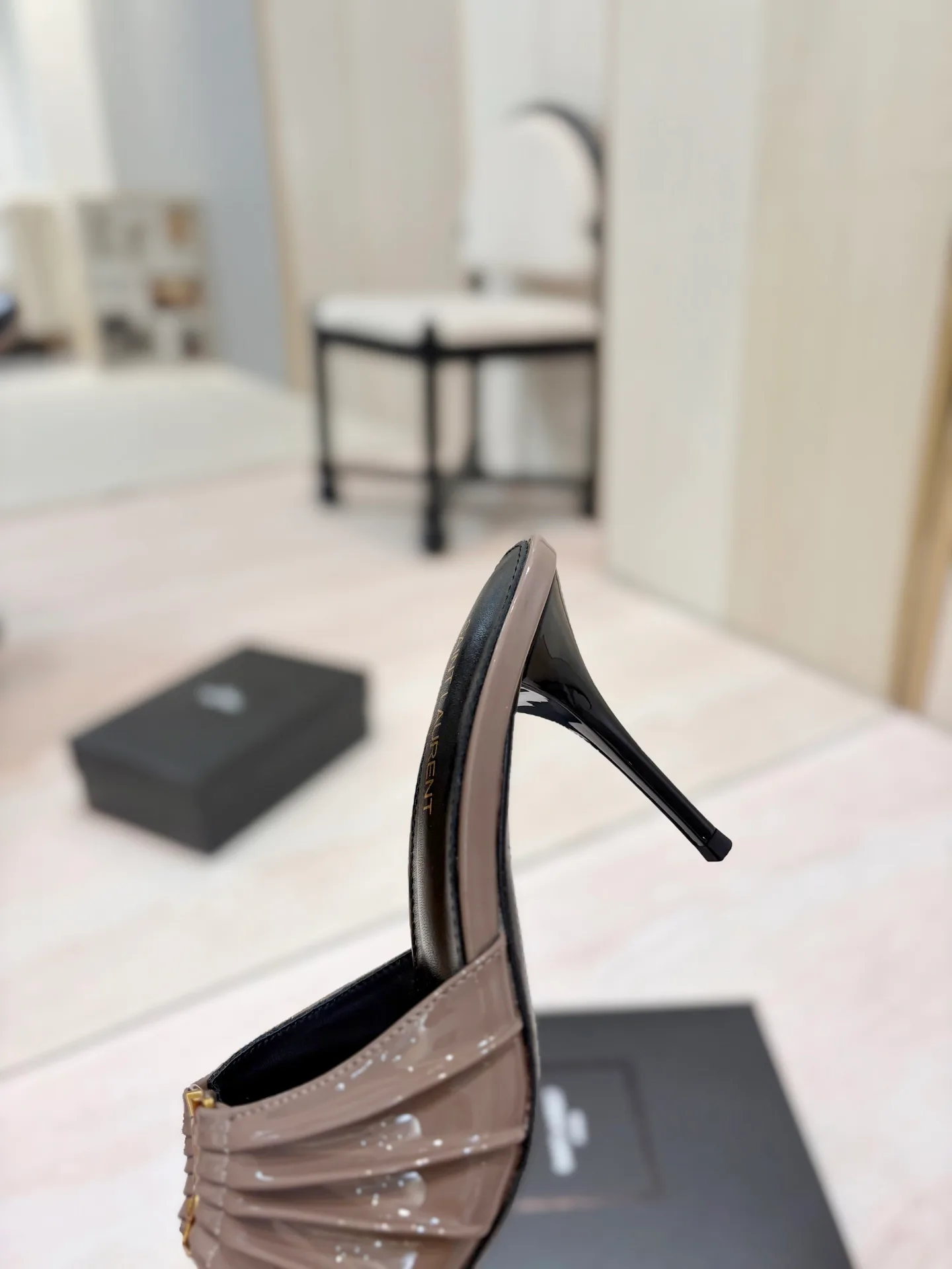 Women's Mules And Clogs SAINT LAURENT 17476092