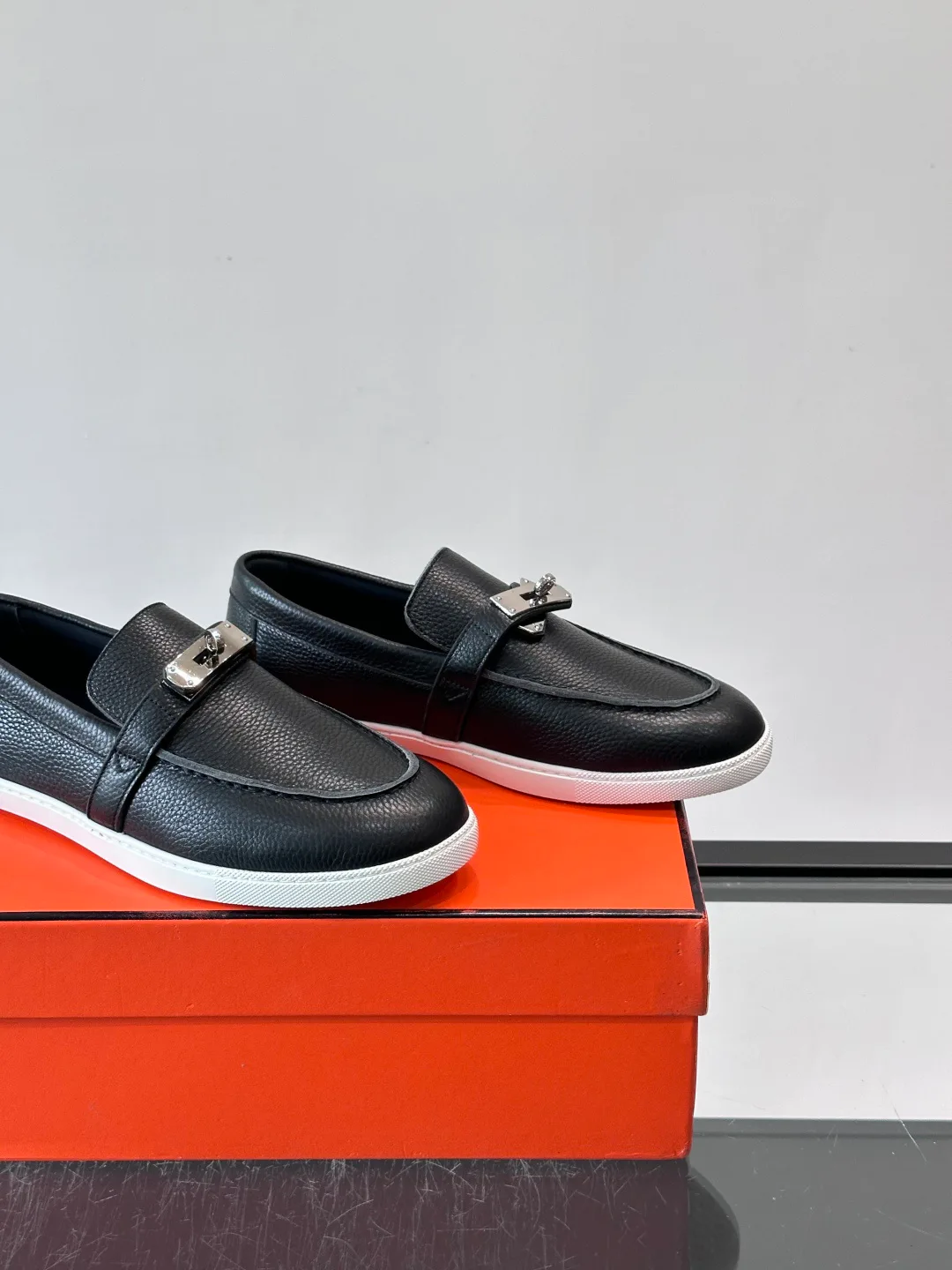 Men's Loafers And Dress Shoes HERMES 17904320