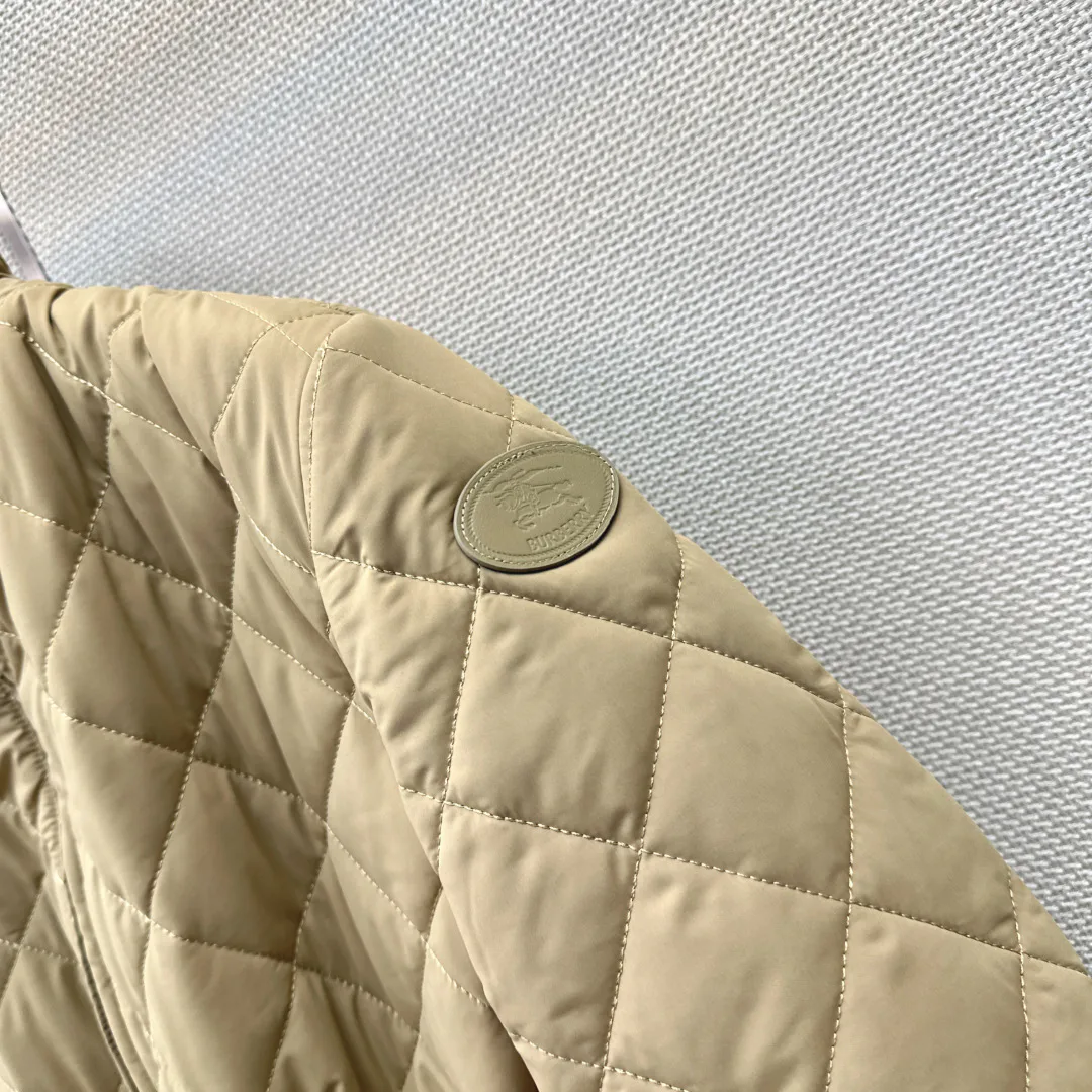 Women's Jackets And Down Jackets BURBERRY 18398271