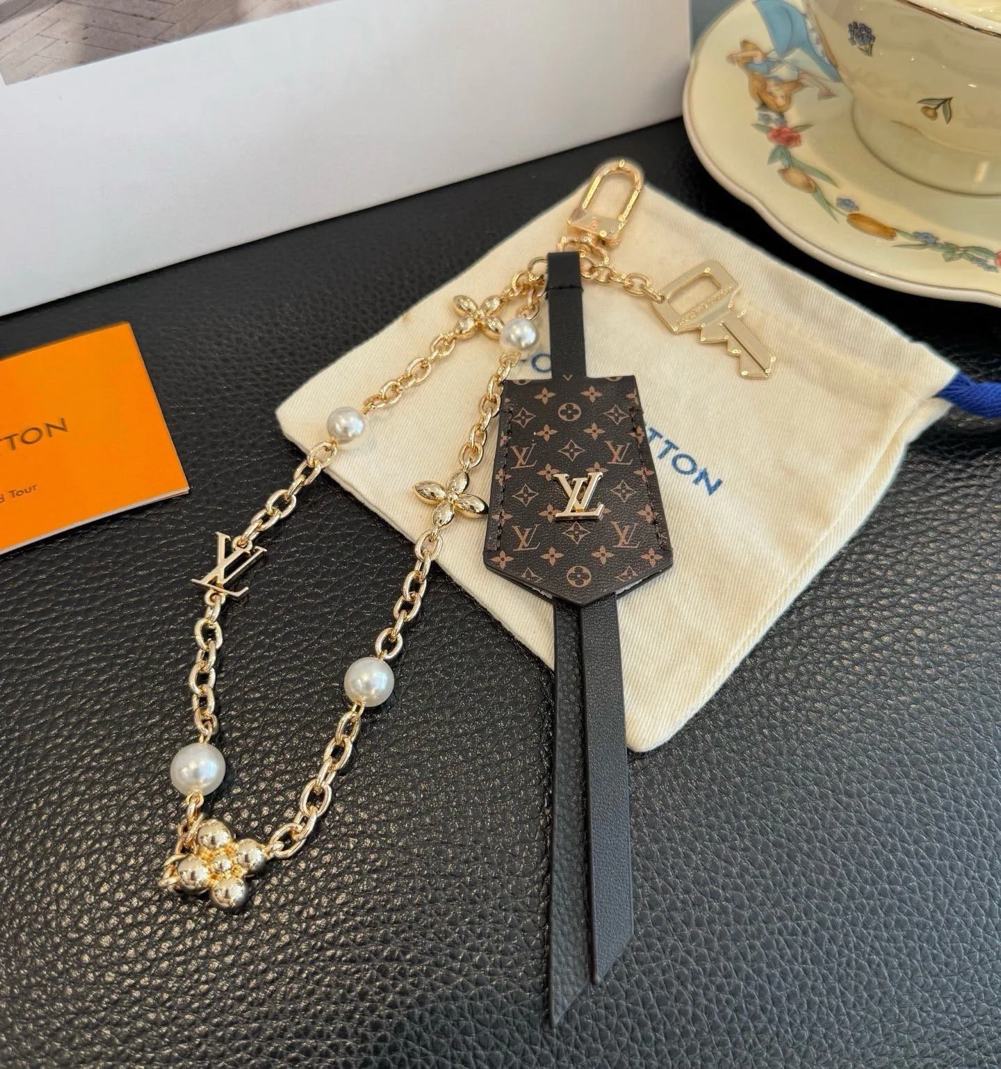 Key Cases LOUIS VUITTON 18013295