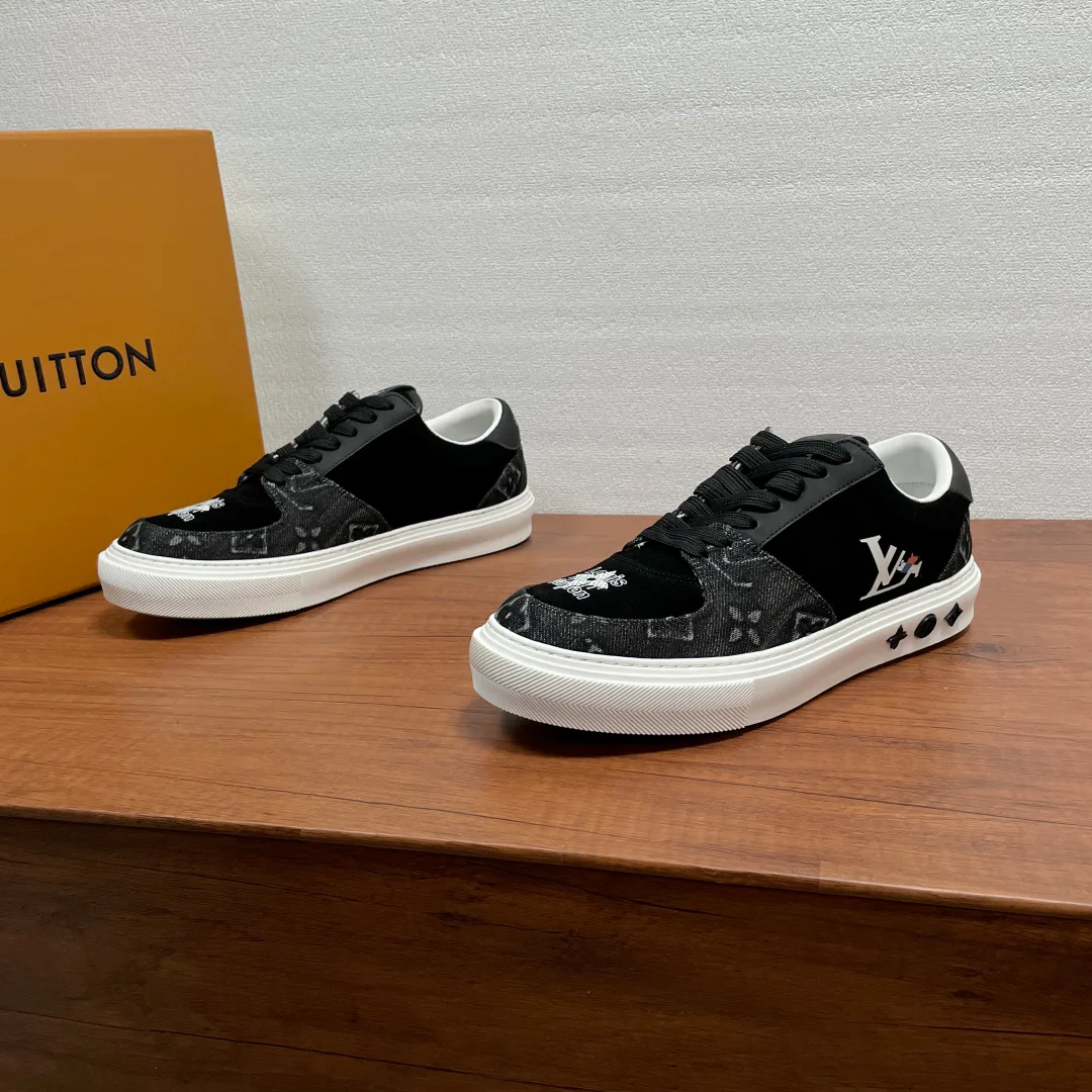 Кроссовки Мужские Louis Vuitton 18675087