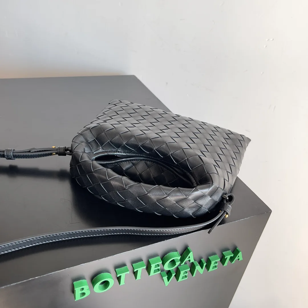 Women's Shoulder Bags BOTTEGA VENETA 17488721