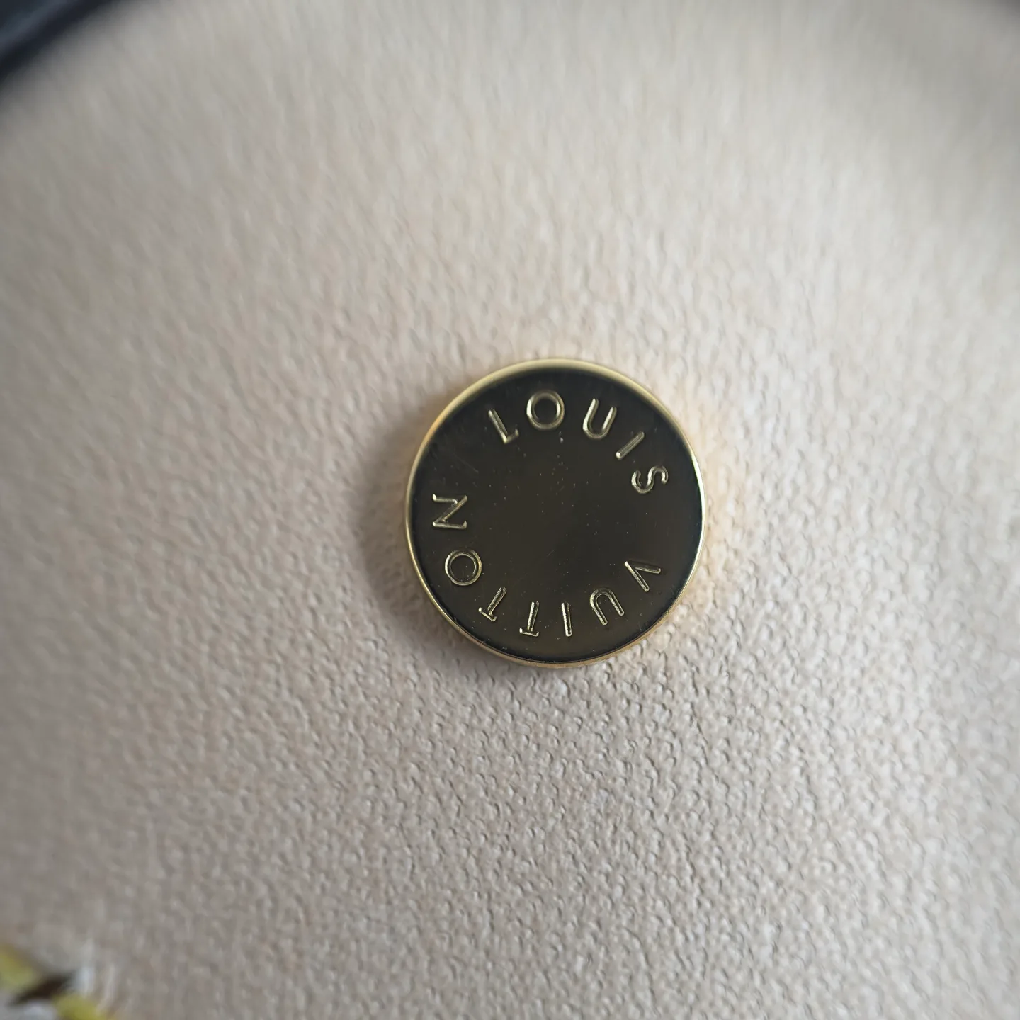Women's Classic Handbags LOUIS VUITTON 18376455