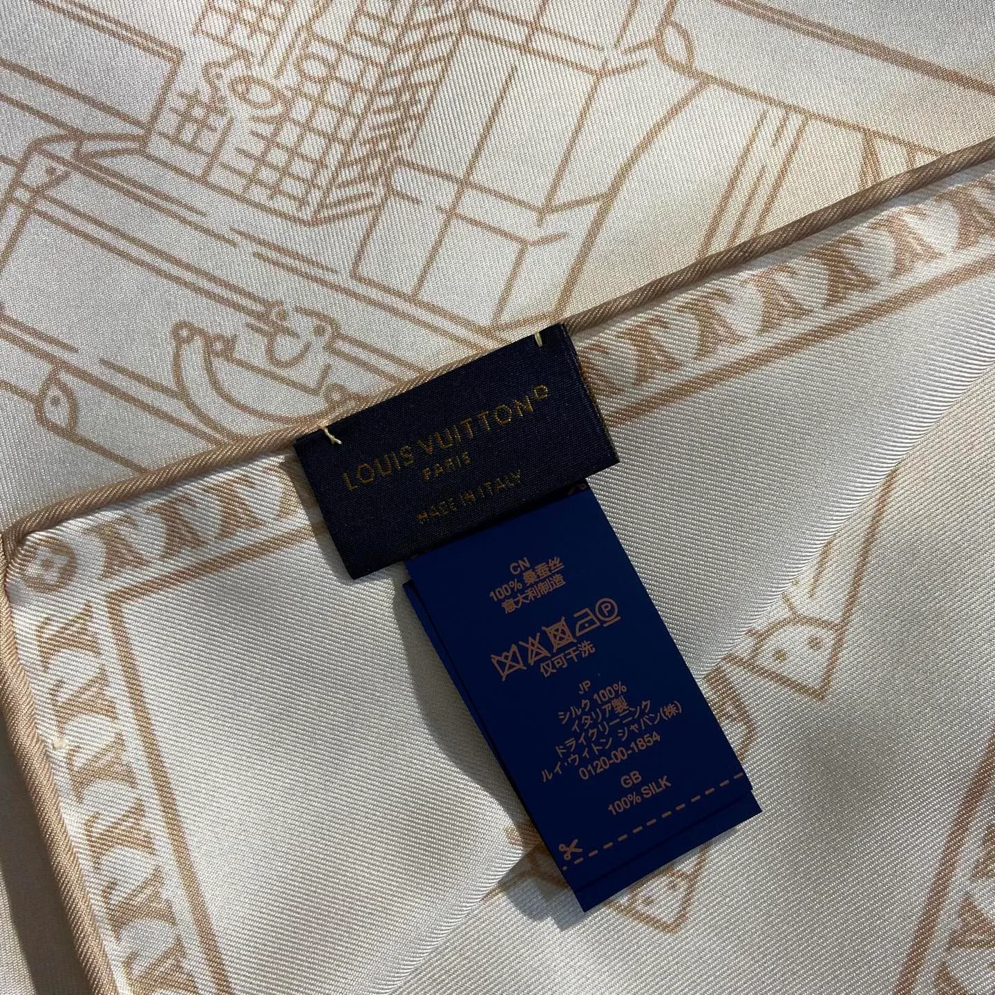 Silk Scarves LOUIS VUITTON 17608793